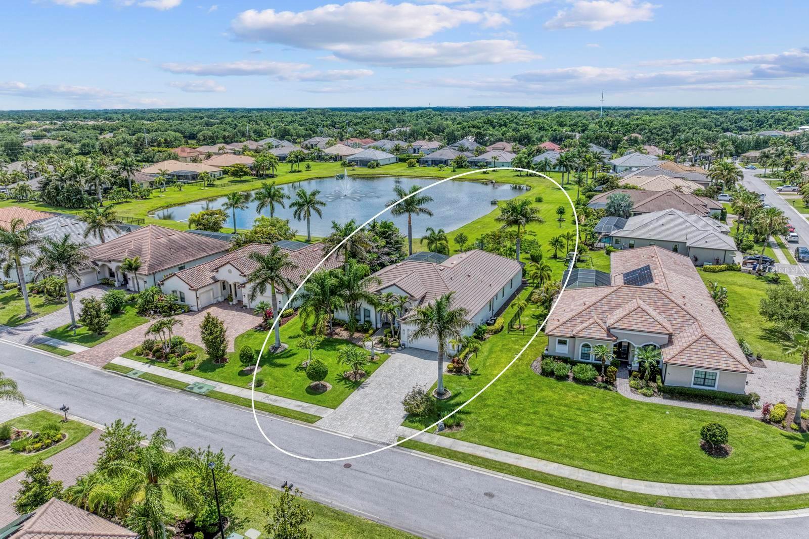 Single Family Residence in BRADENTON, FL - Daniel Dourado