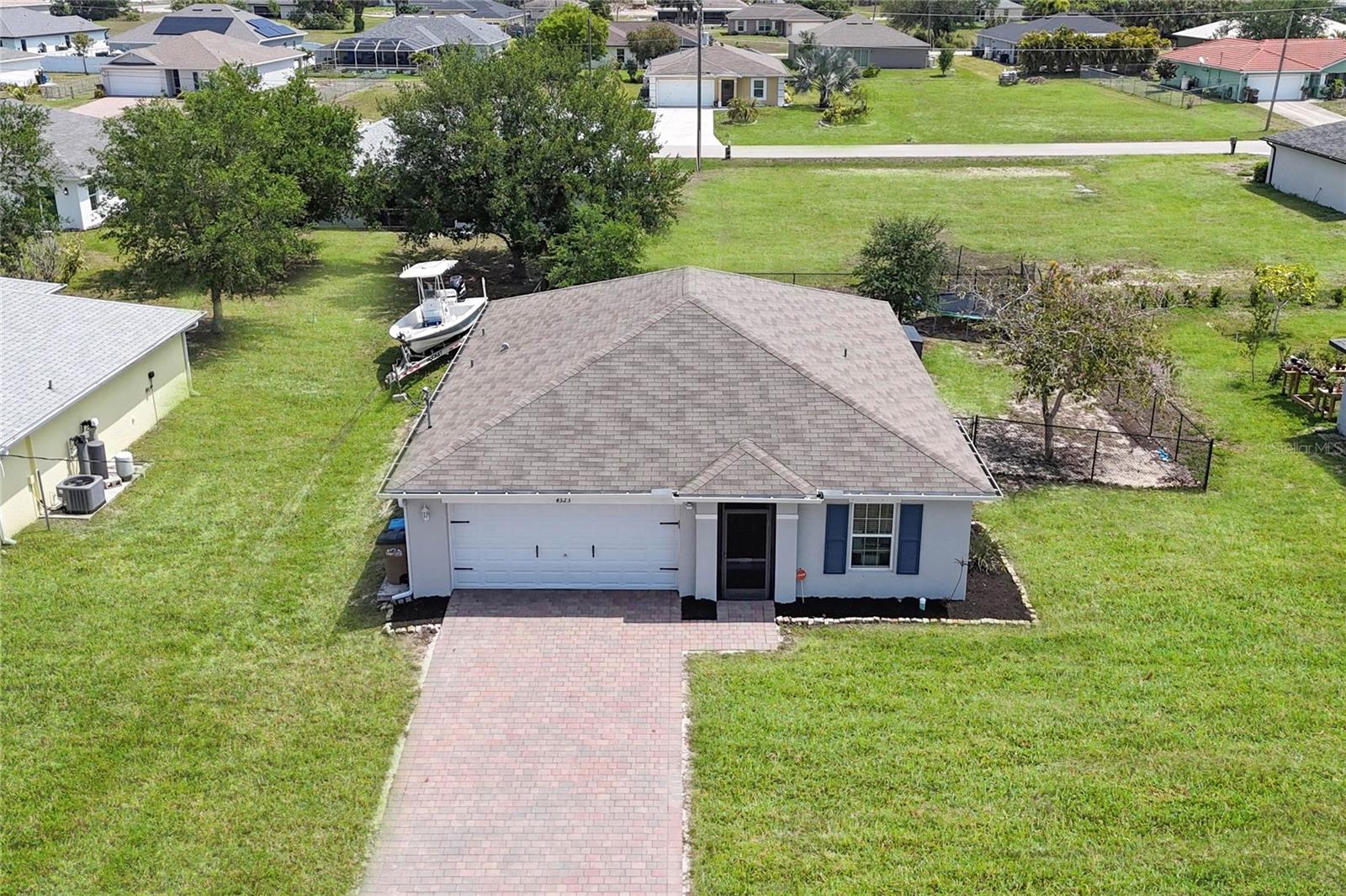 Single Family Residence em CAPE CORAL, FL - Daniel Dourado