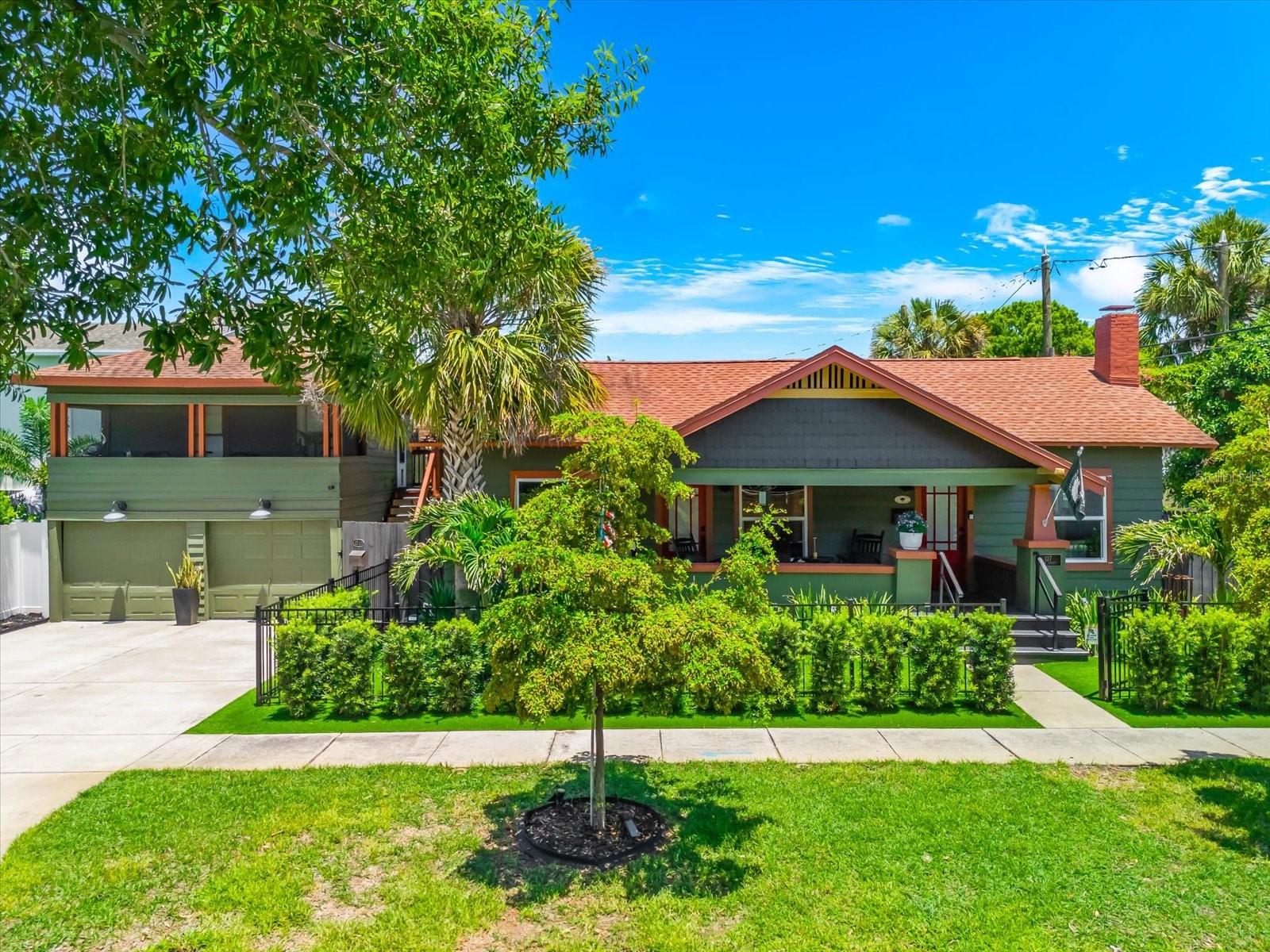 Single Family Residence em ST PETERSBURG, FL - Daniel Dourado
