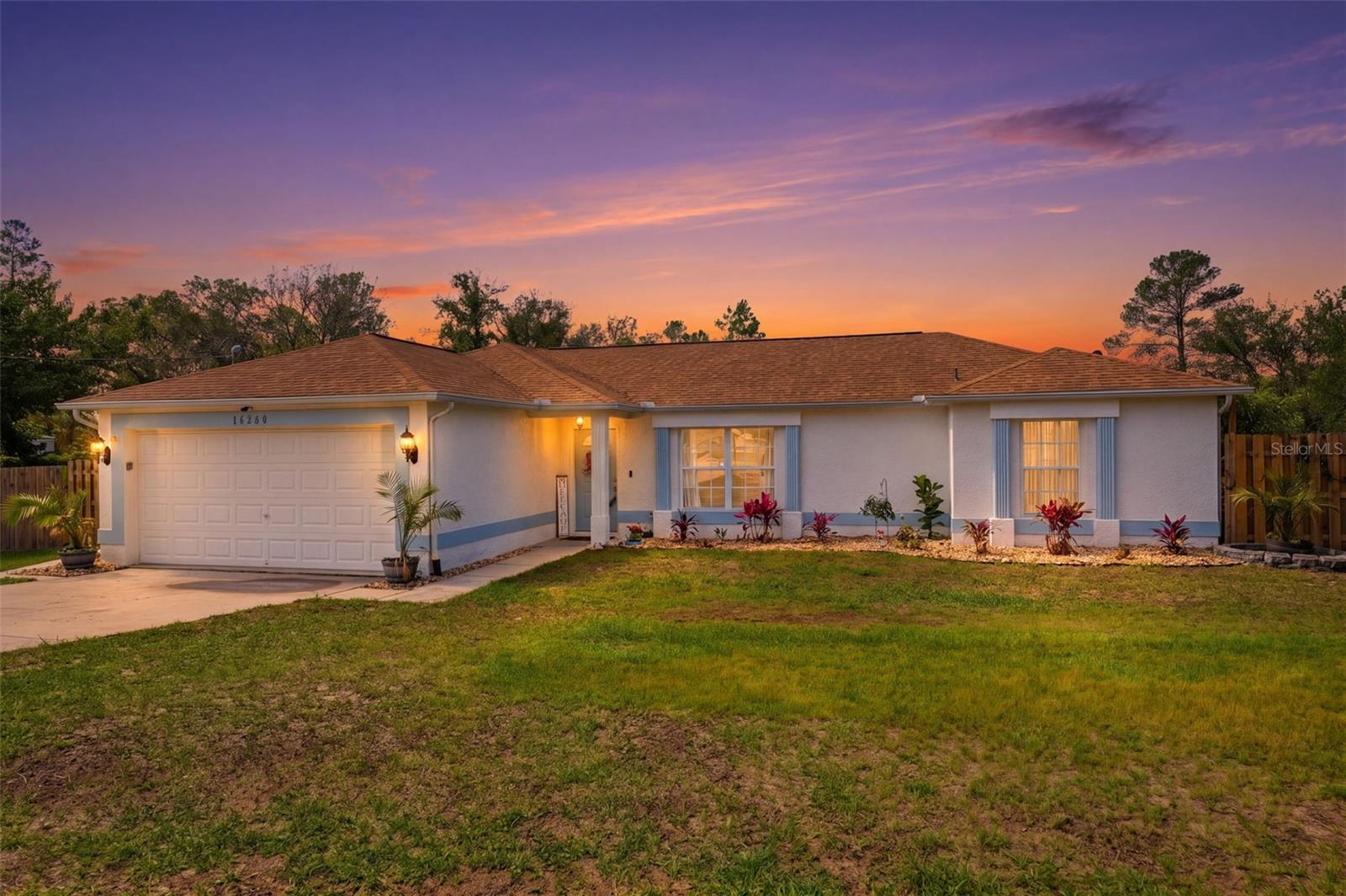 Single Family Residence in WEEKI WACHEE, FL - Daniel Dourado