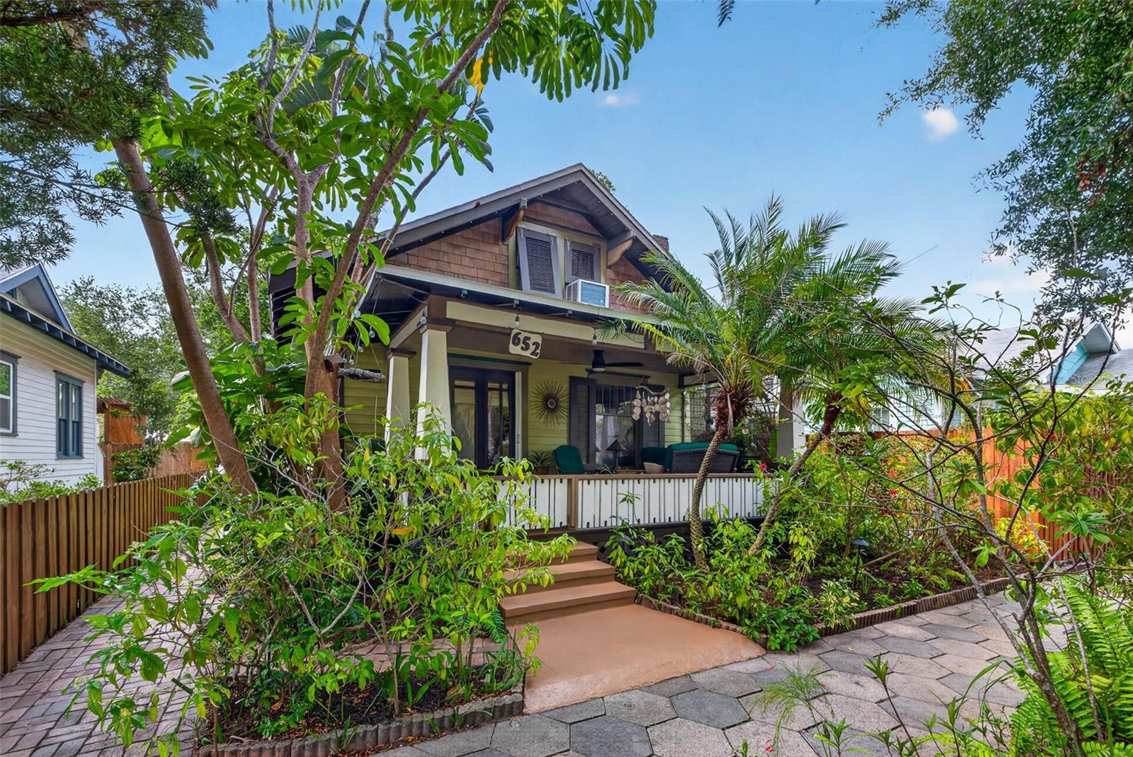 Single Family Residence em ST PETERSBURG, FL - Daniel Dourado