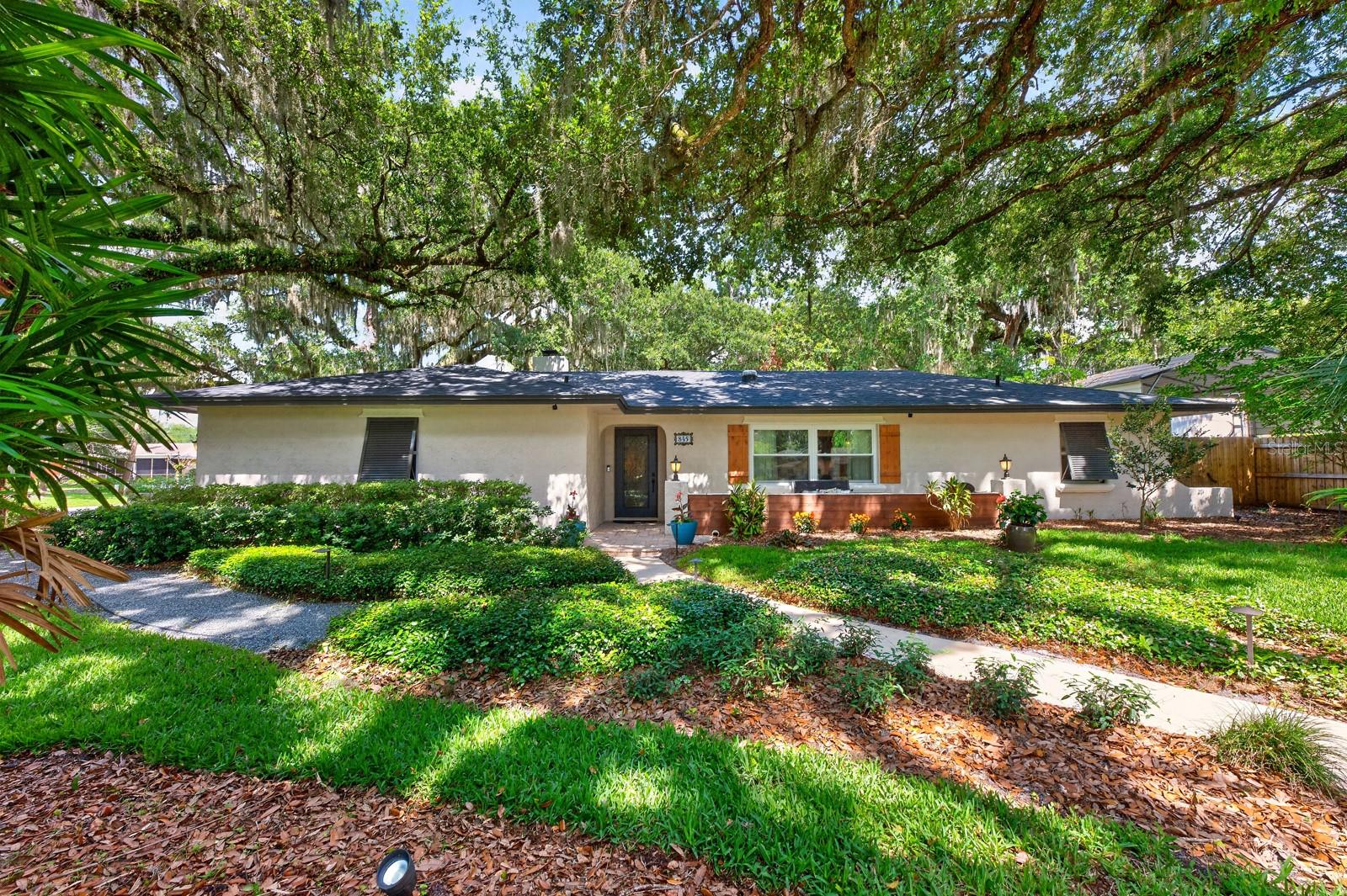 Single Family Residence em OVIEDO, FL - Daniel Dourado