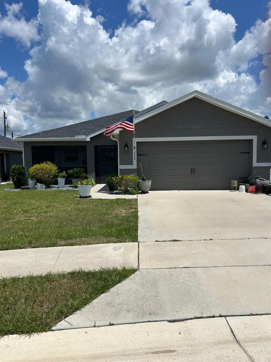 Single Family Residence em DAVENPORT, FL - Daniel Dourado