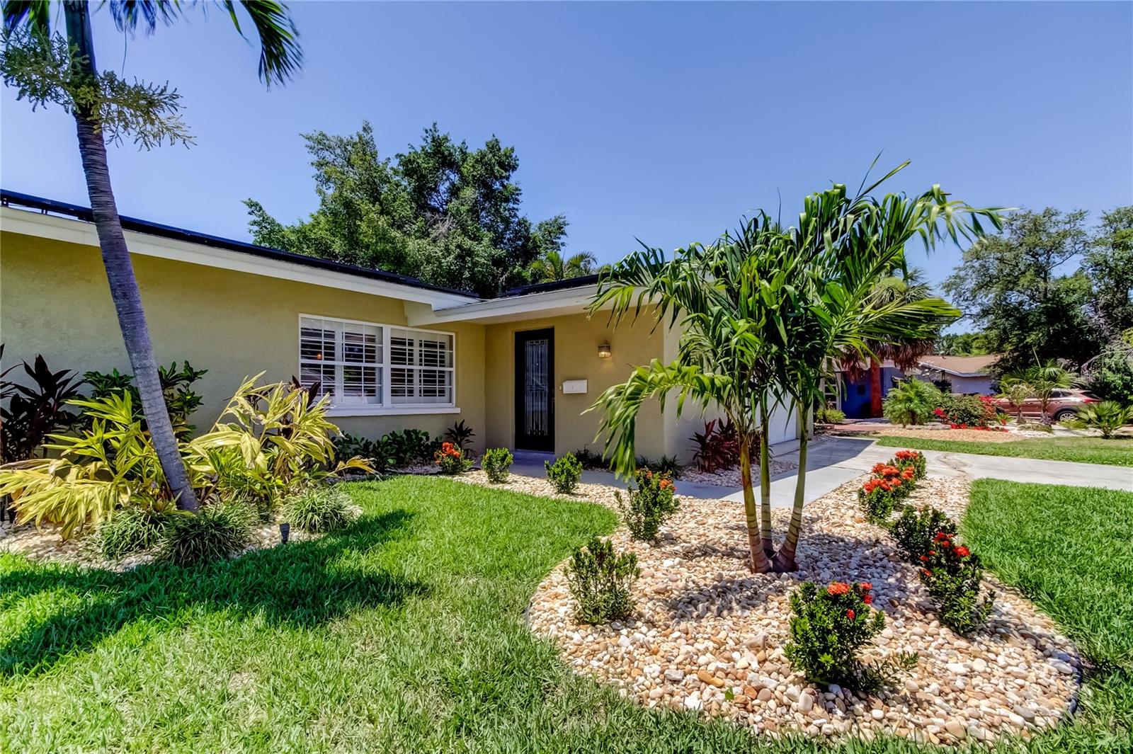 Single Family Residence em ST PETERSBURG, FL - Daniel Dourado