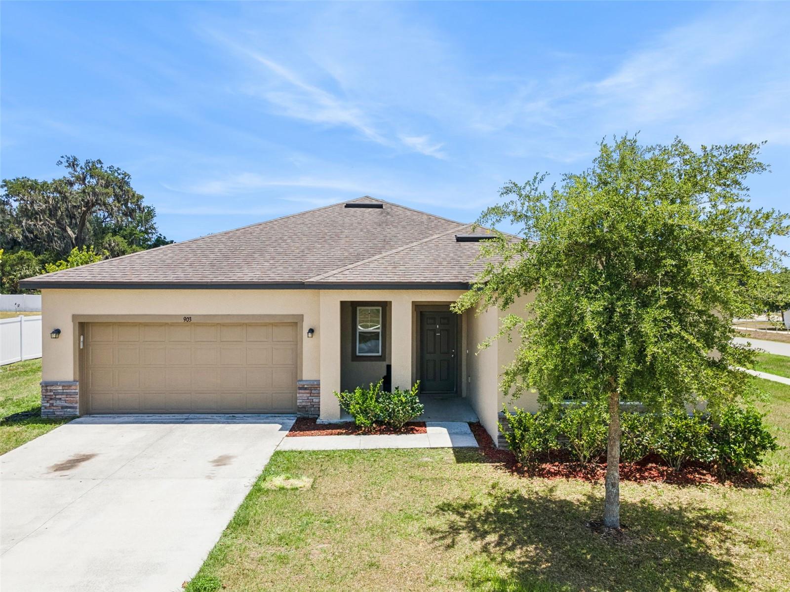 Single Family Residence em SEFFNER, FL - Daniel Dourado