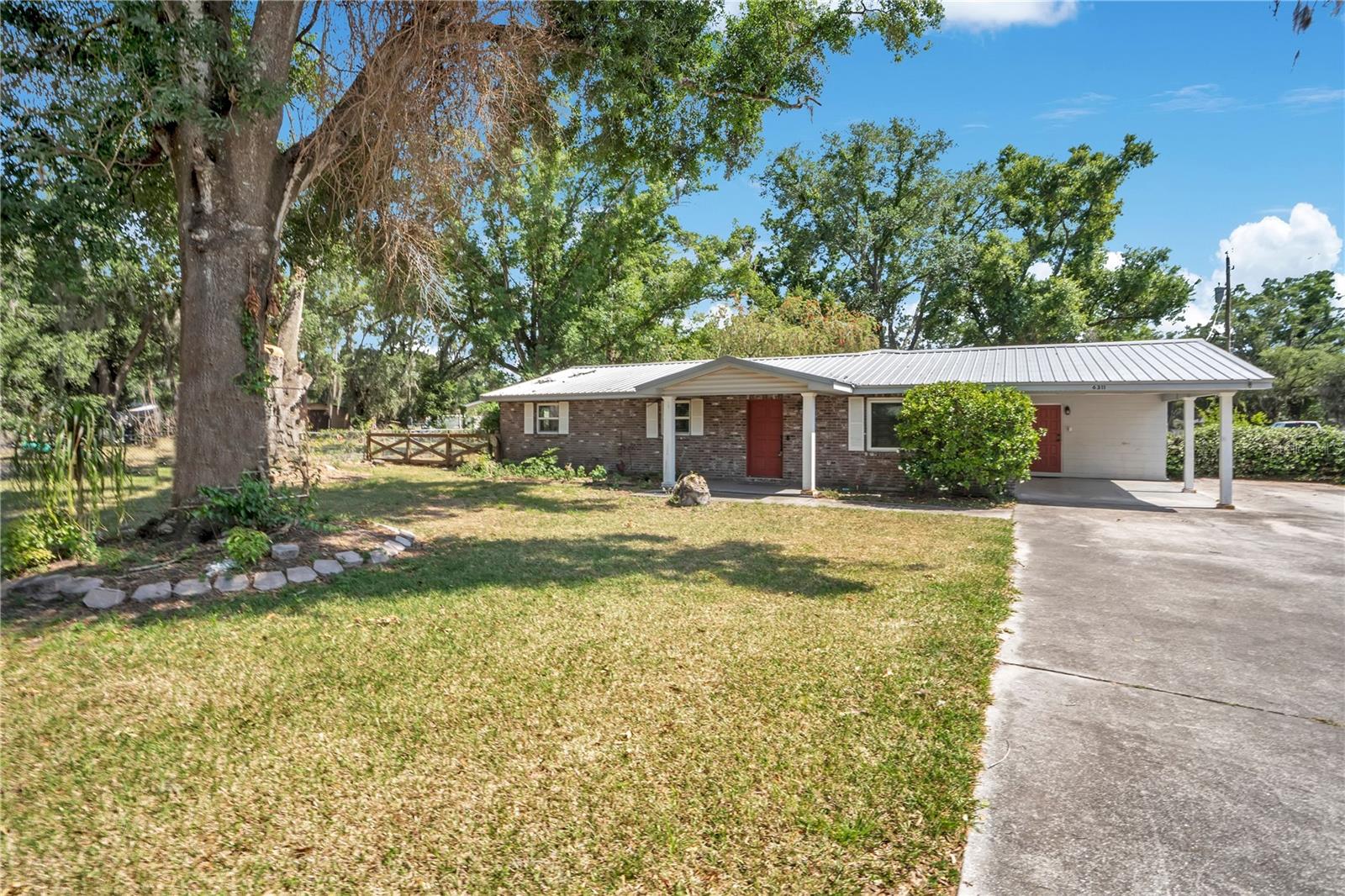 Single Family Residence em PLANT CITY, FL - Daniel Dourado