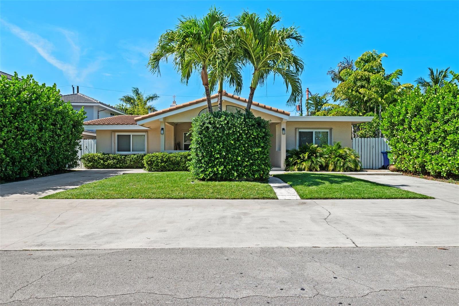 Single Family Residence em FORT LAUDERDALE, FL - Daniel Dourado