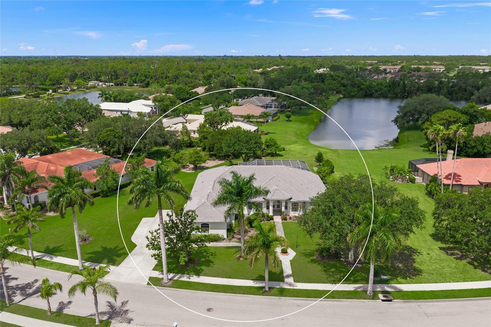 Single Family Residence in SARASOTA, FL - Daniel Dourado