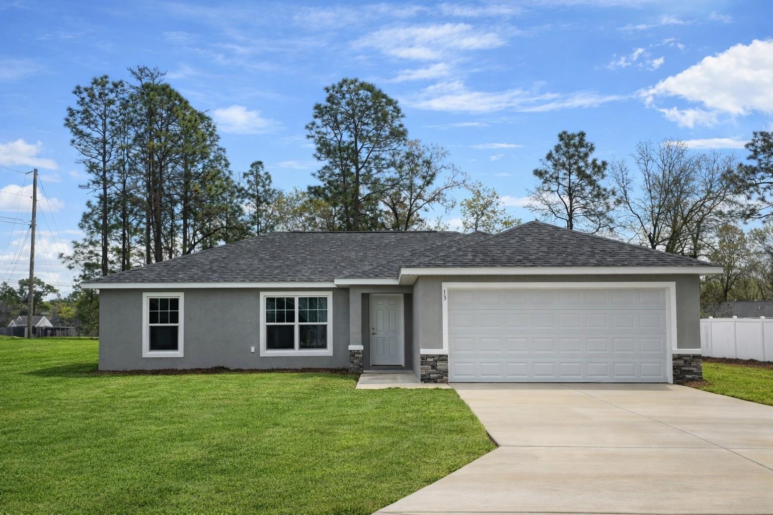 Single Family Residence in DUNNELLON, FL - Daniel Dourado