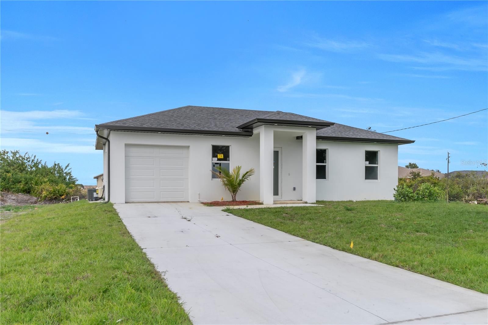 Single Family Residence em LEHIGH ACRES, FL - Daniel Dourado