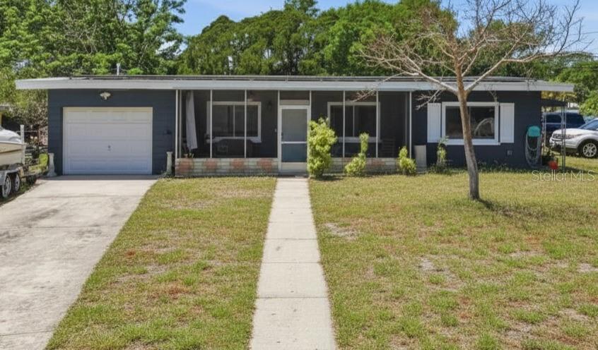 Single Family Residence em ST PETERSBURG, FL - Daniel Dourado