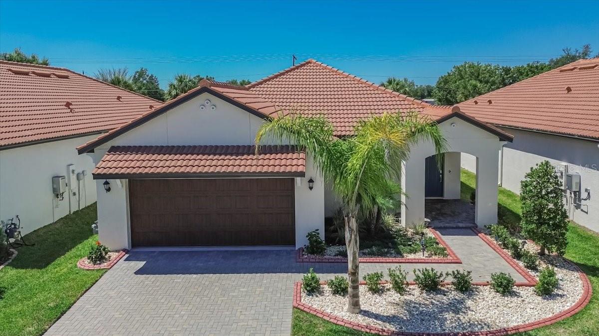 Single Family Residence in WIMAUMA, FL - Daniel Dourado