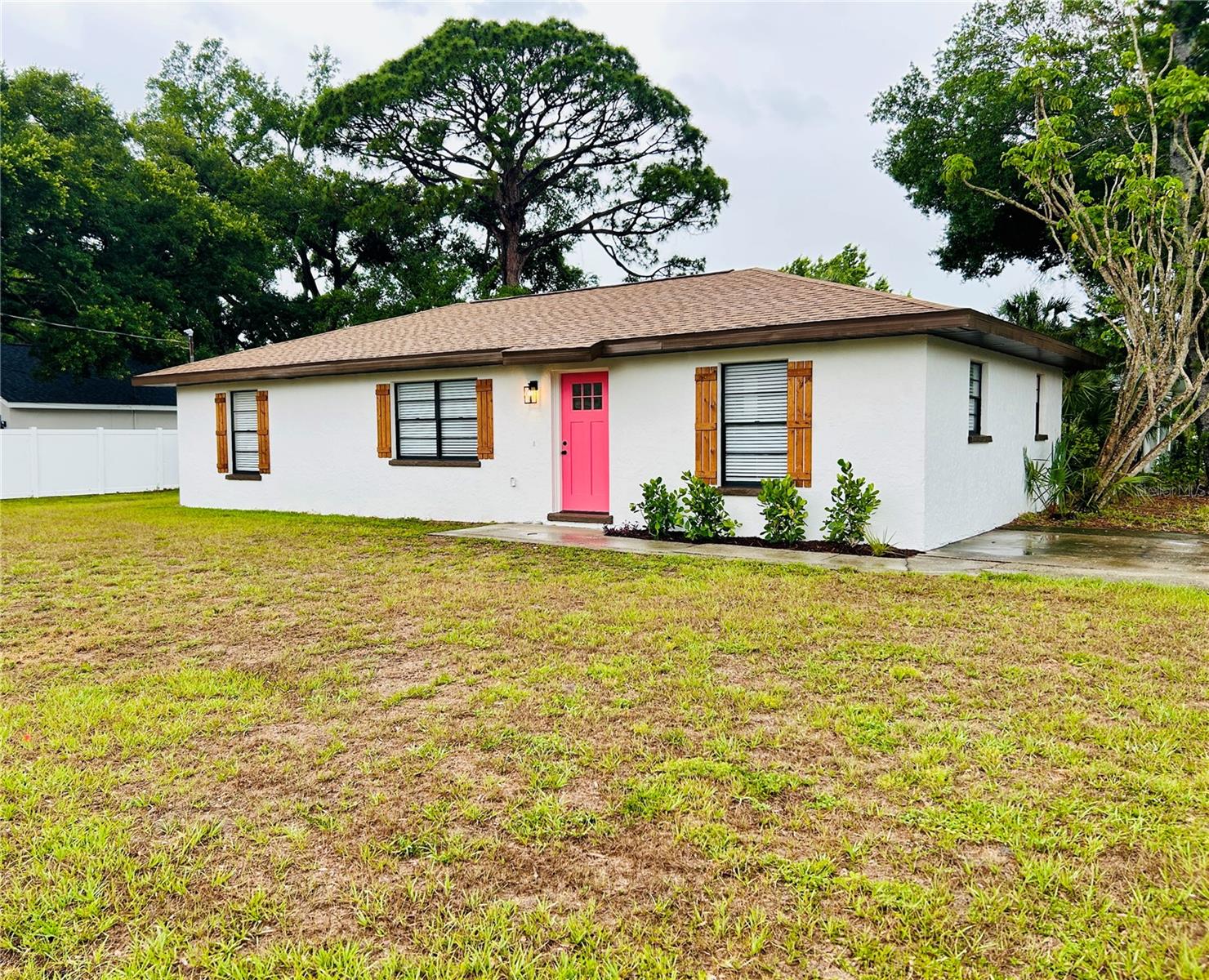 Single Family Residence in BRADENTON, FL - Daniel Dourado