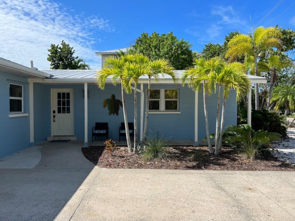 Single Family Residence in BRADENTON BEACH, FL - Daniel Dourado