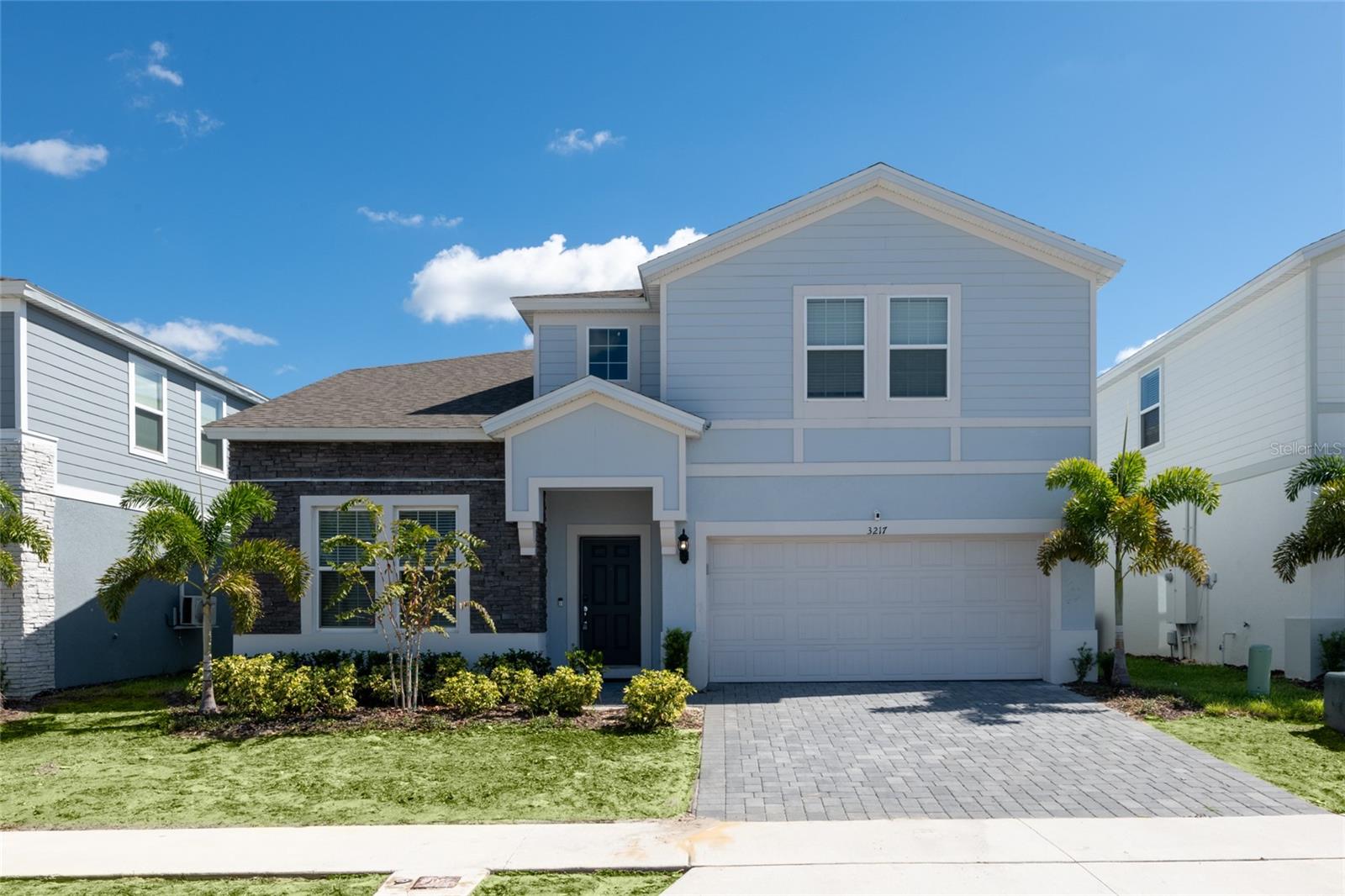Single Family Residence in DAVENPORT, FL - Daniel Dourado