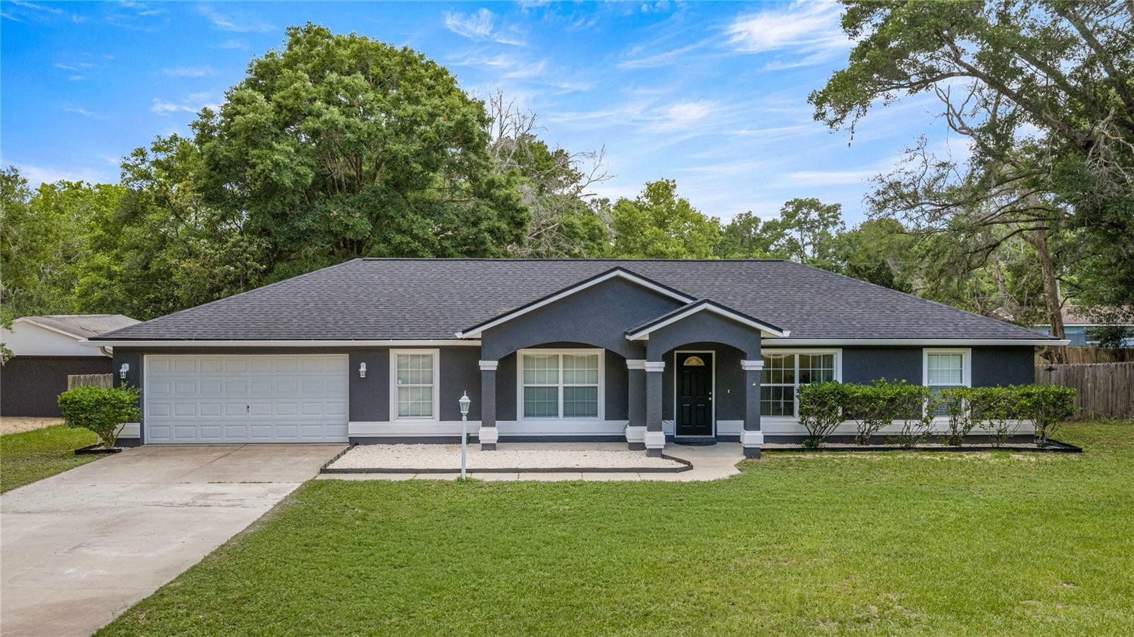 Single Family Residence in SUMMERFIELD, FL - Daniel Dourado
