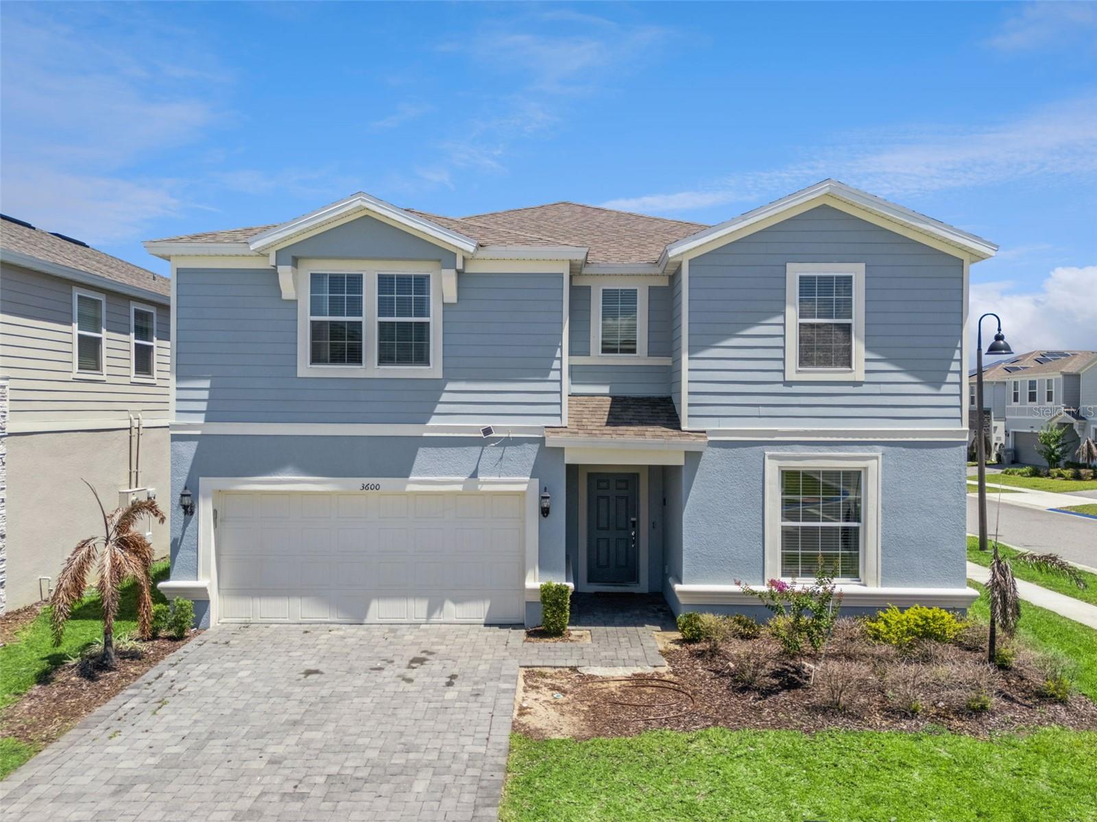 Single Family Residence in DAVENPORT, FL - Daniel Dourado