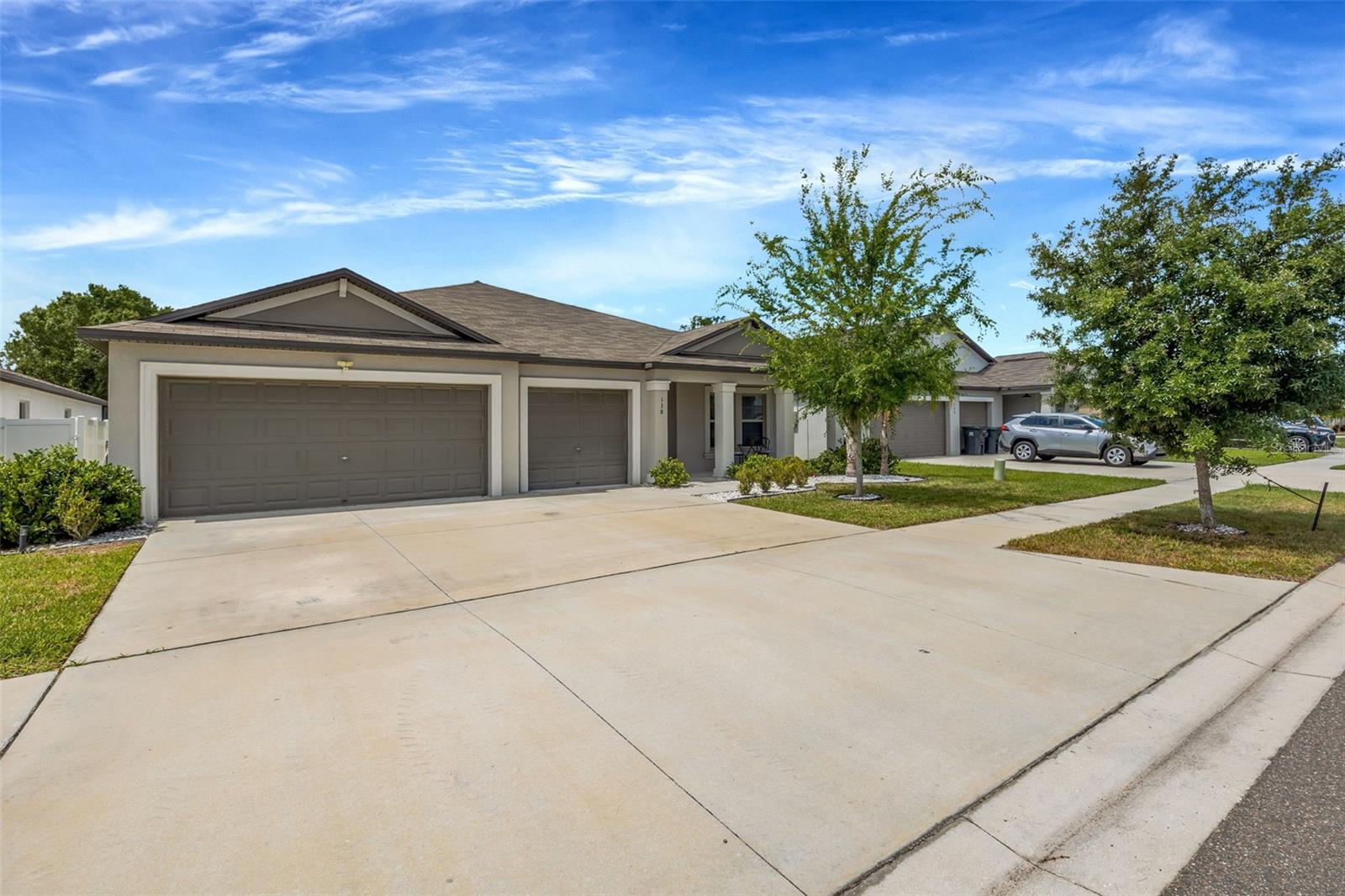 Single Family Residence in RUSKIN, FL - Daniel Dourado
