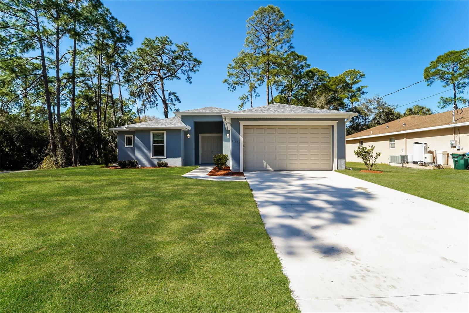 Single Family Residence in NORTH PORT, FL - Daniel Dourado