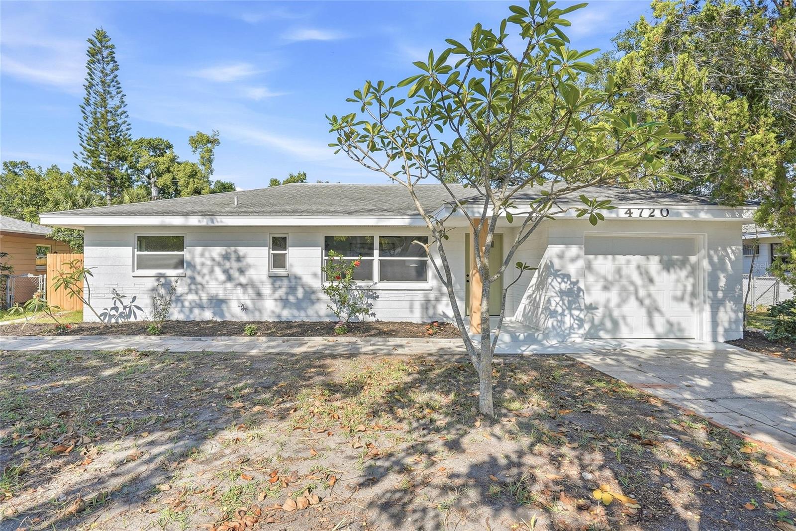 Single Family Residence em ST PETERSBURG, FL - Daniel Dourado