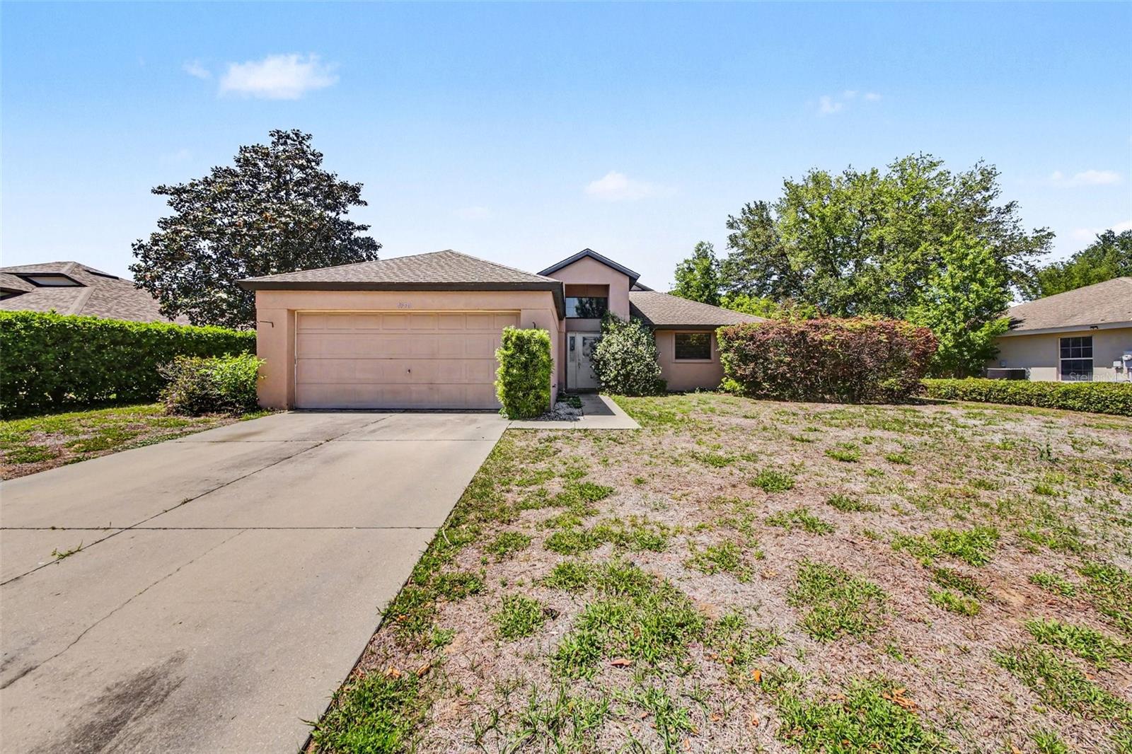 Single Family Residence in TAVARES, FL - Daniel Dourado