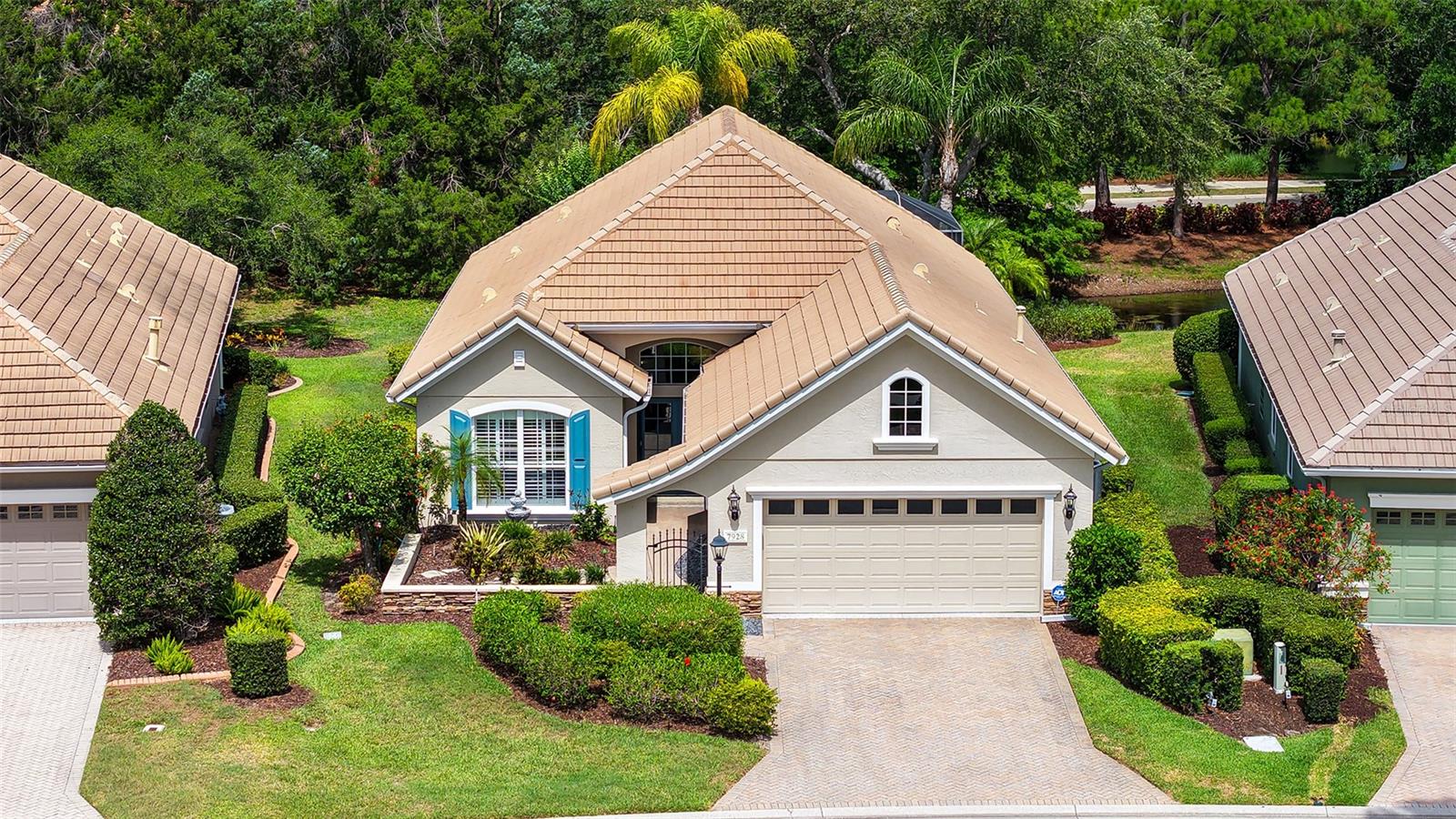Single Family Residence in BRADENTON, FL - Daniel Dourado