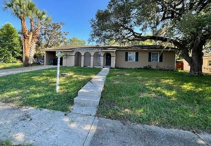 Single Family Residence em SPRING HILL, FL - Daniel Dourado