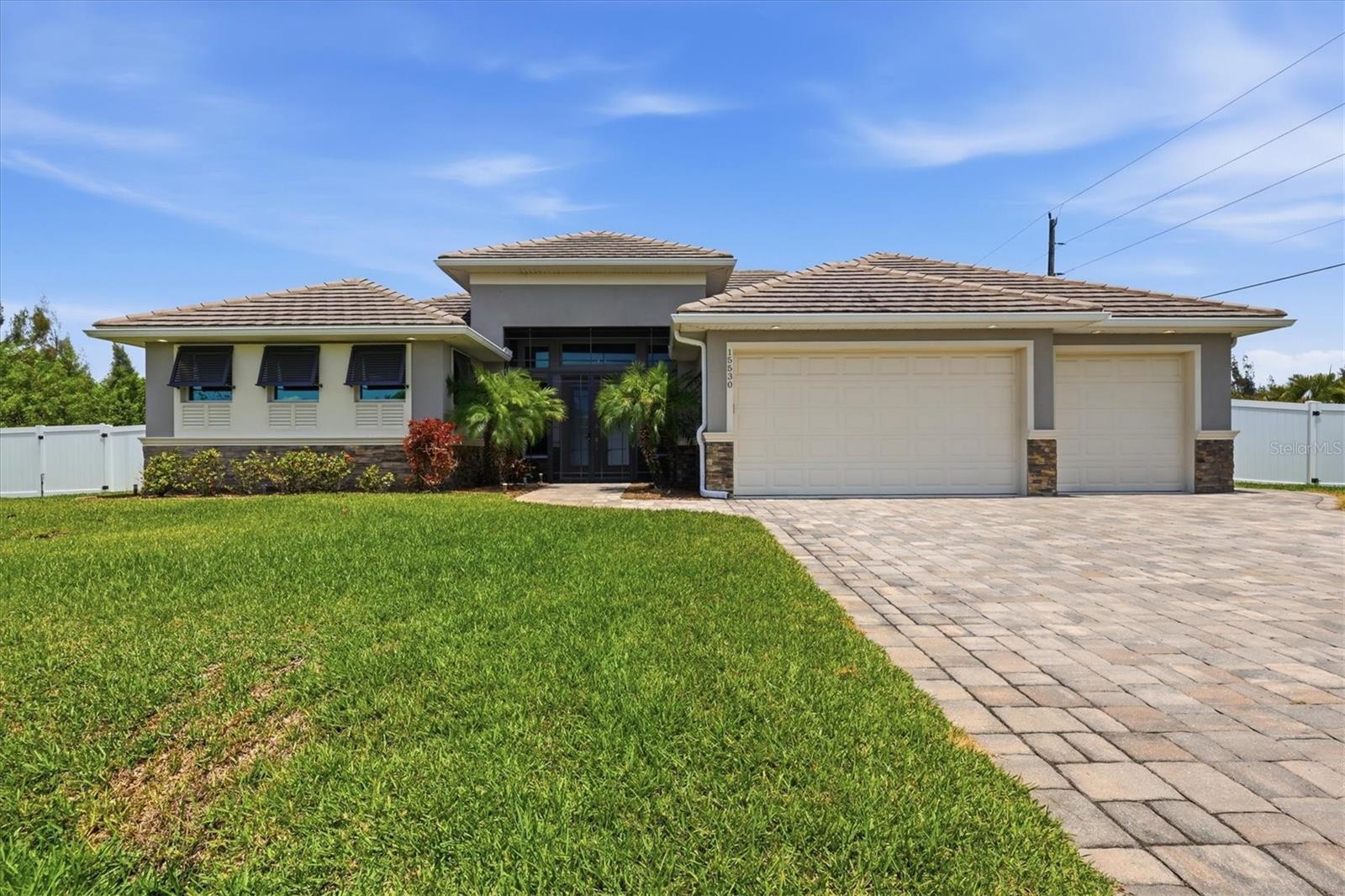 Single Family Residence in PORT CHARLOTTE, FL - Daniel Dourado