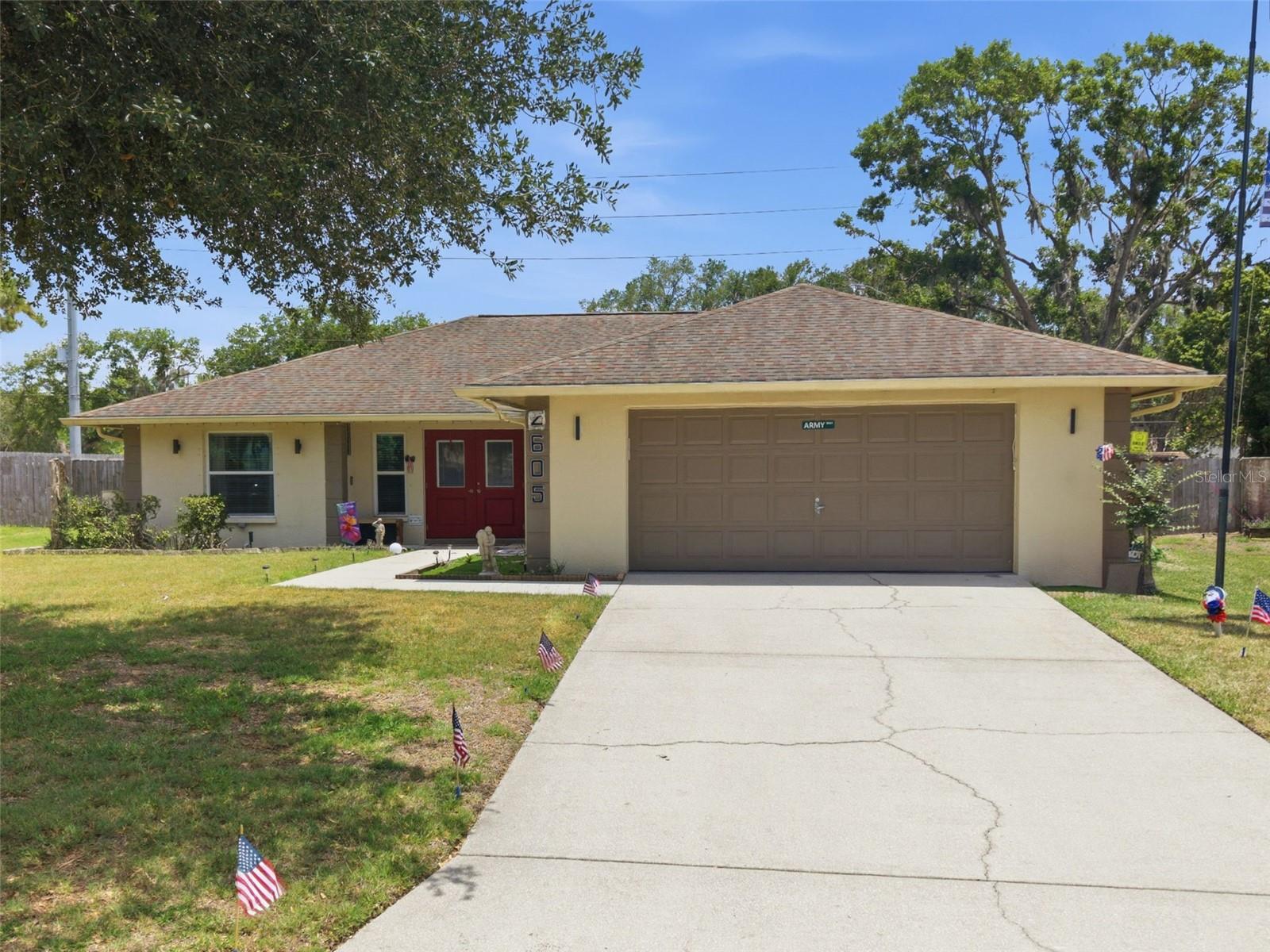 Single Family Residence em PLANT CITY, FL - Daniel Dourado