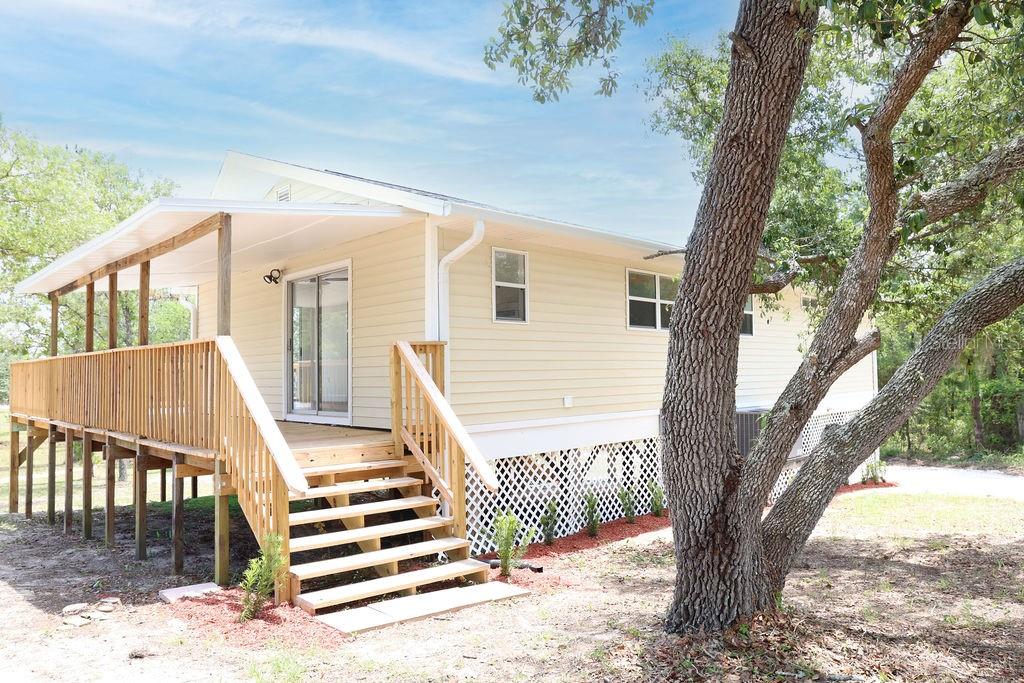 Single Family Residence in WILLISTON, FL - Daniel Dourado