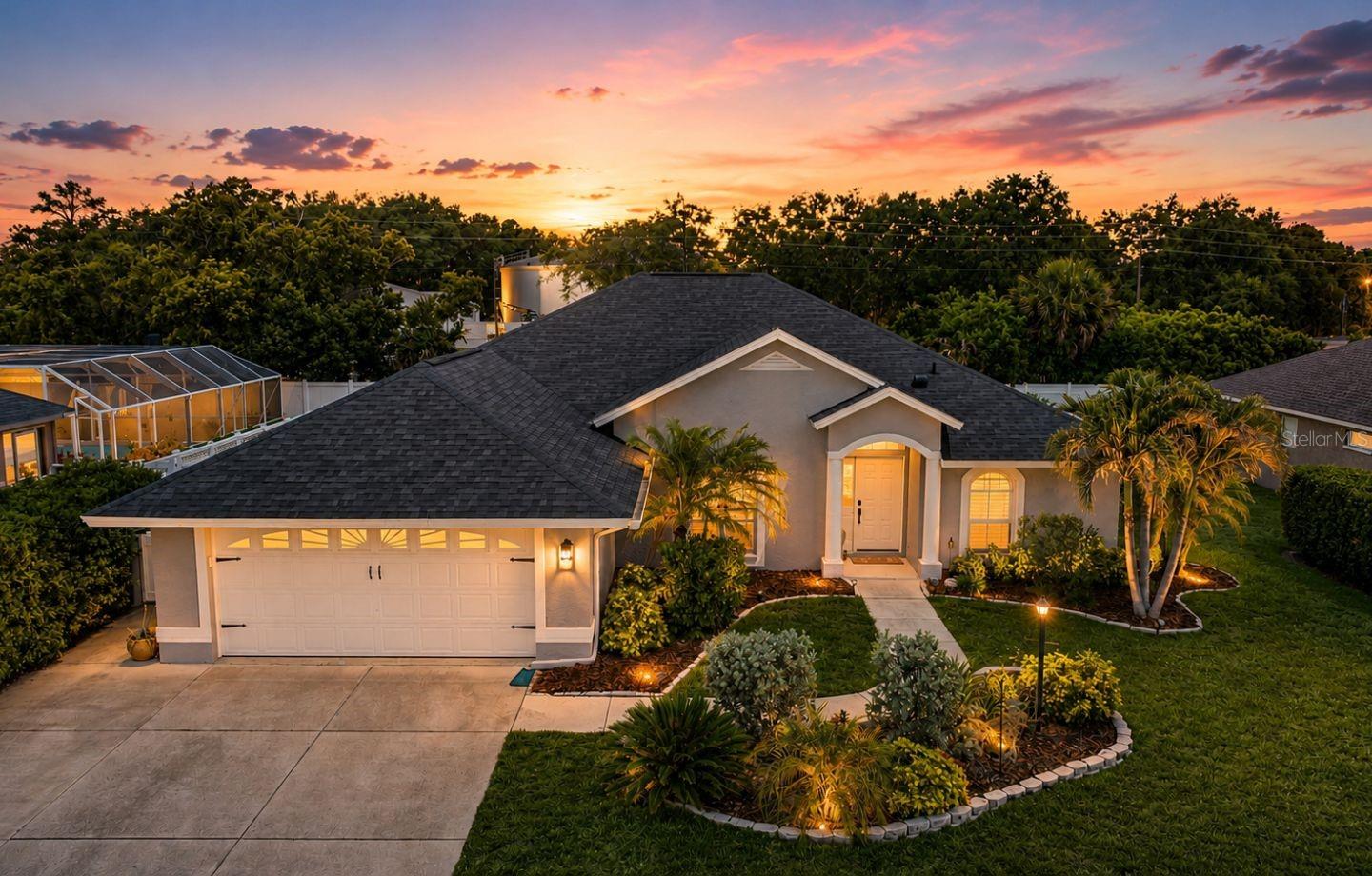 Single Family Residence in SARASOTA, FL - Daniel Dourado