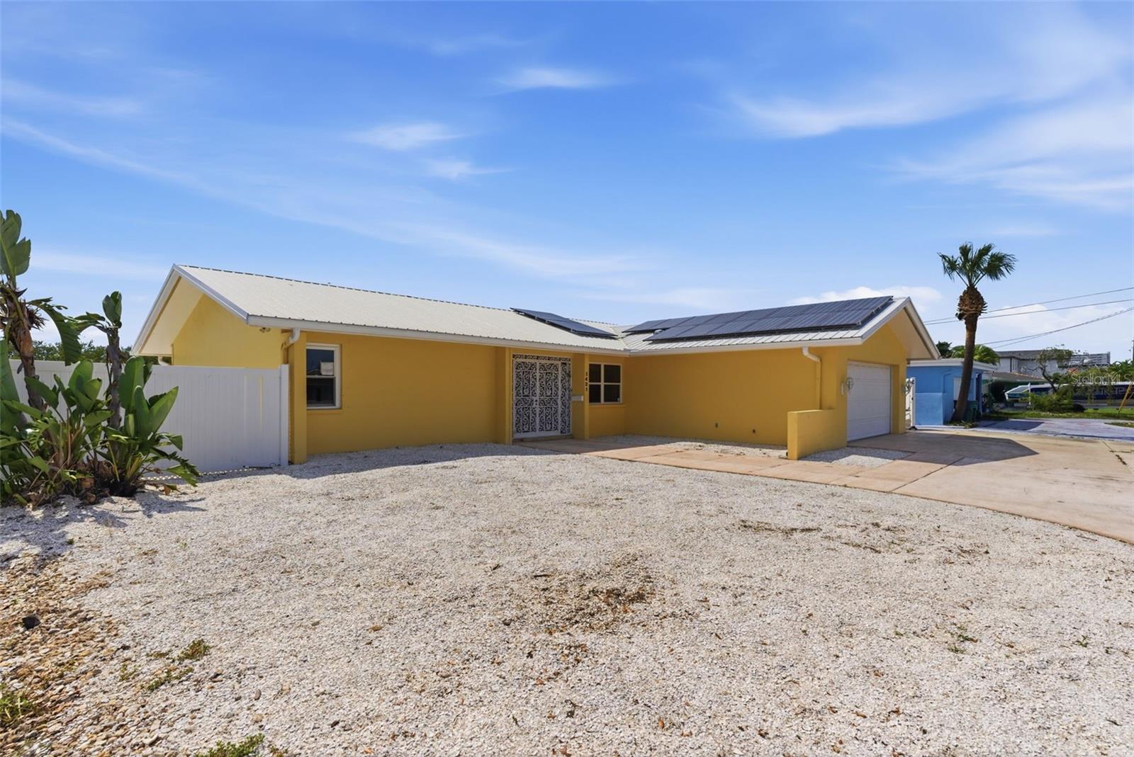 Single Family Residence em ST PETERSBURG, FL - Daniel Dourado