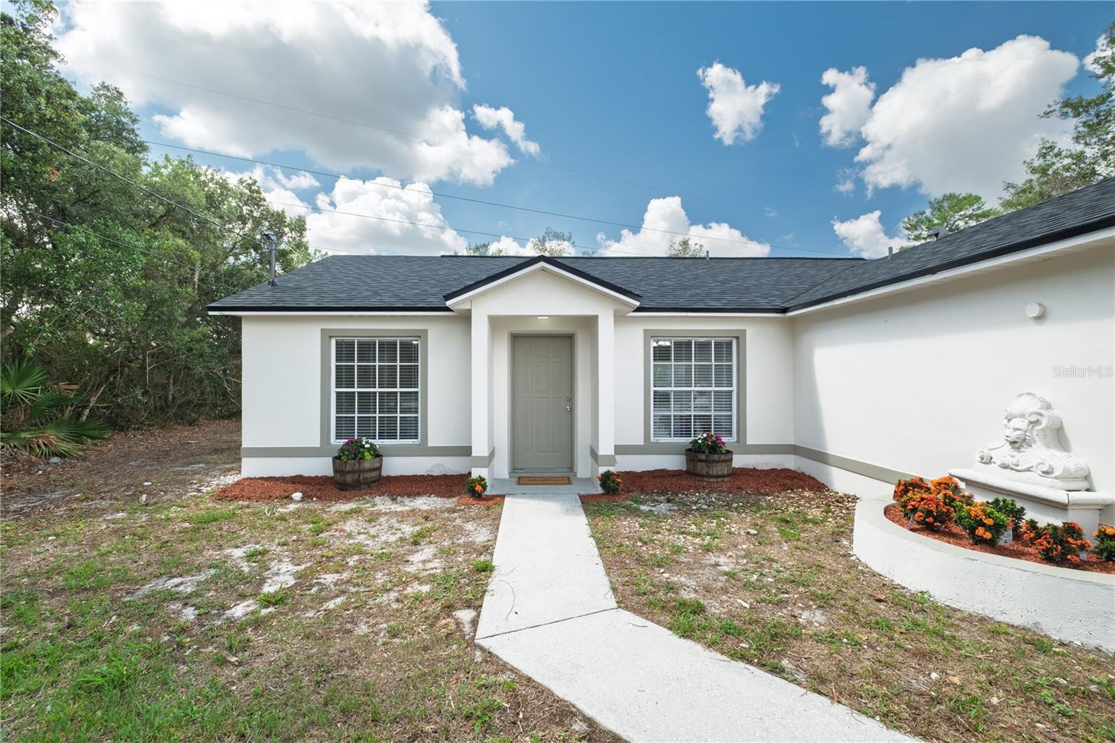 Single Family Residence in DELTONA, FL - Daniel Dourado