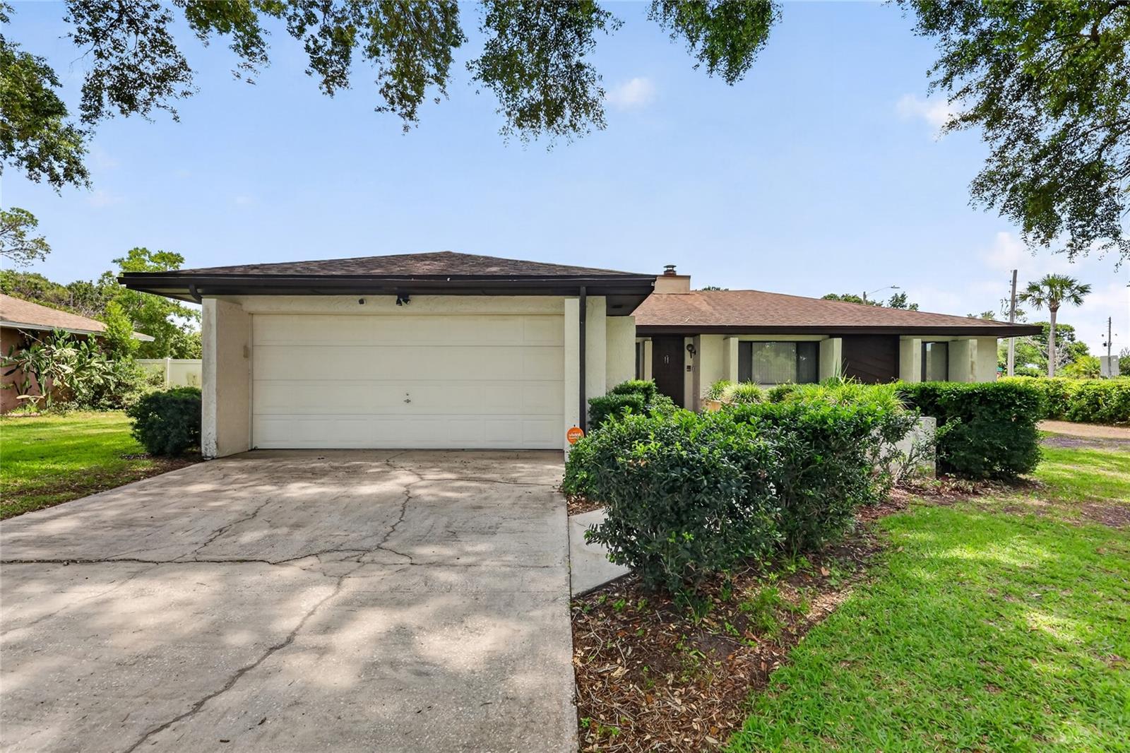 Single Family Residence em MOUNT DORA, FL - Daniel Dourado