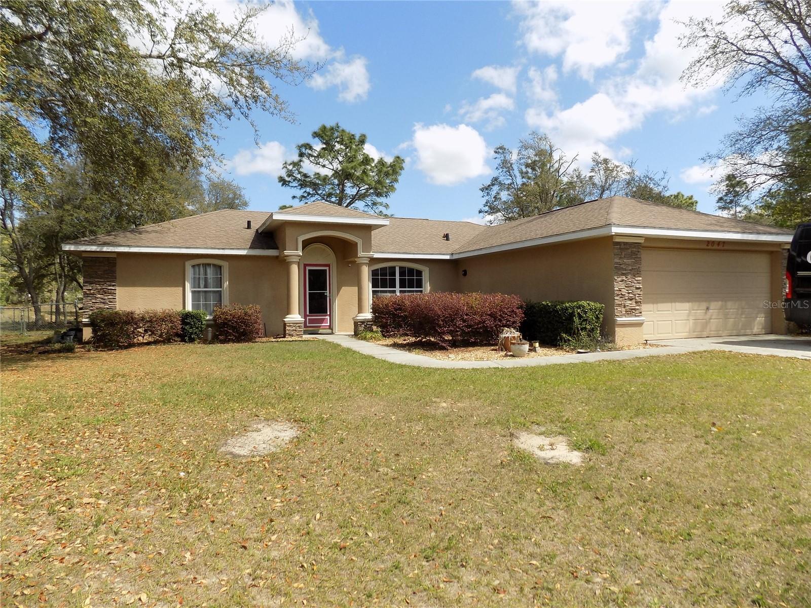 Single Family Residence em CITRUS SPRINGS, FL - Daniel Dourado