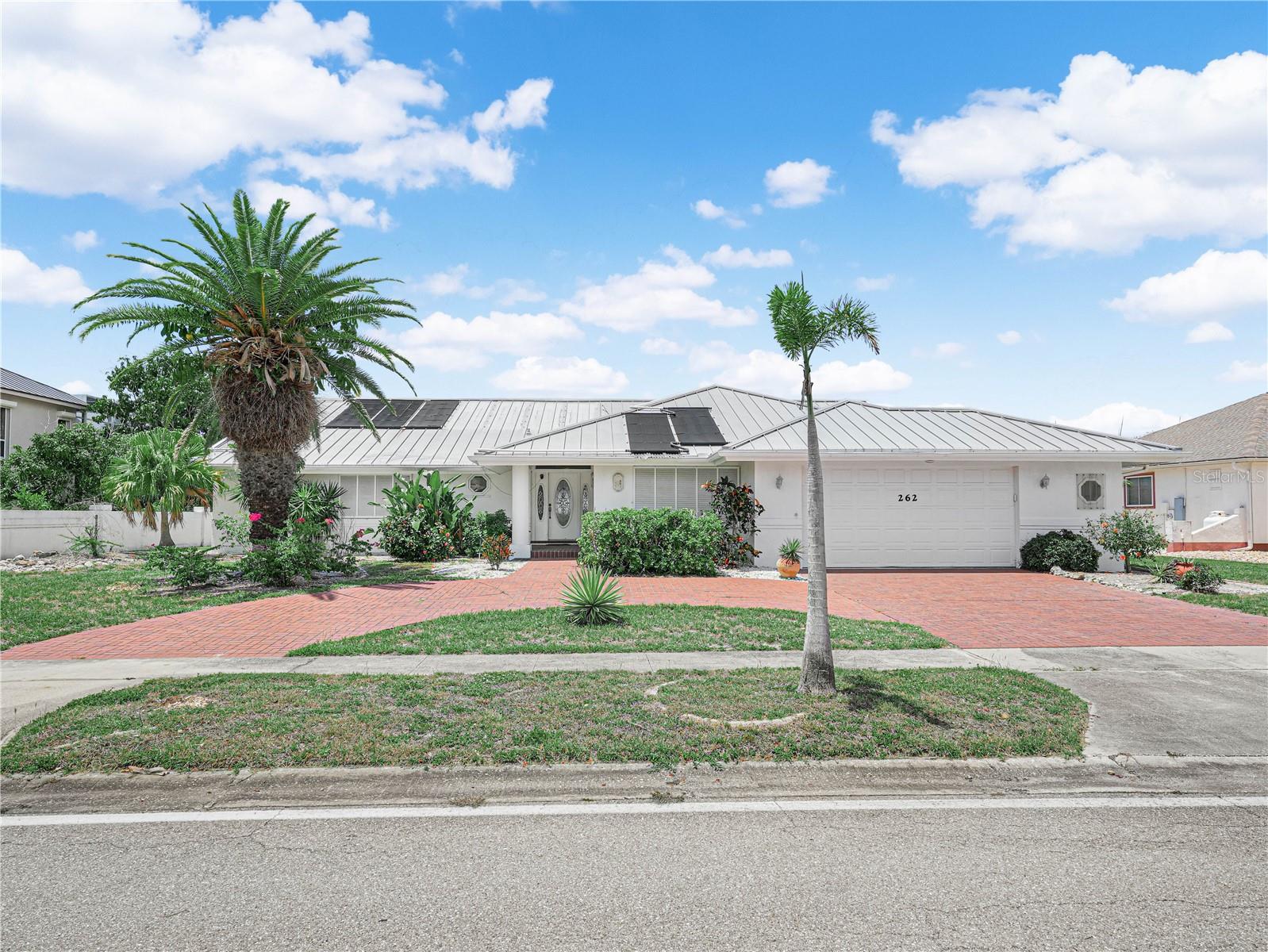Single Family Residence in PORT CHARLOTTE, FL - Daniel Dourado