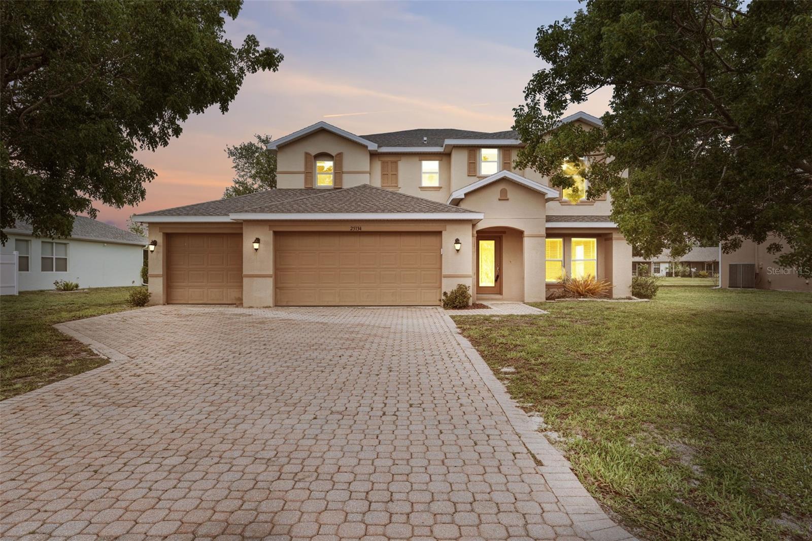 Single Family Residence in PUNTA GORDA, FL - Daniel Dourado