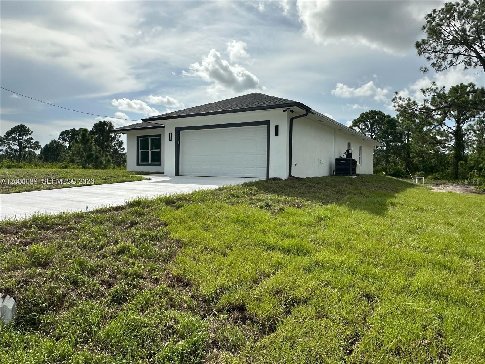 Single Family Residence em LEHIGH ACRES, FL - Daniel Dourado
