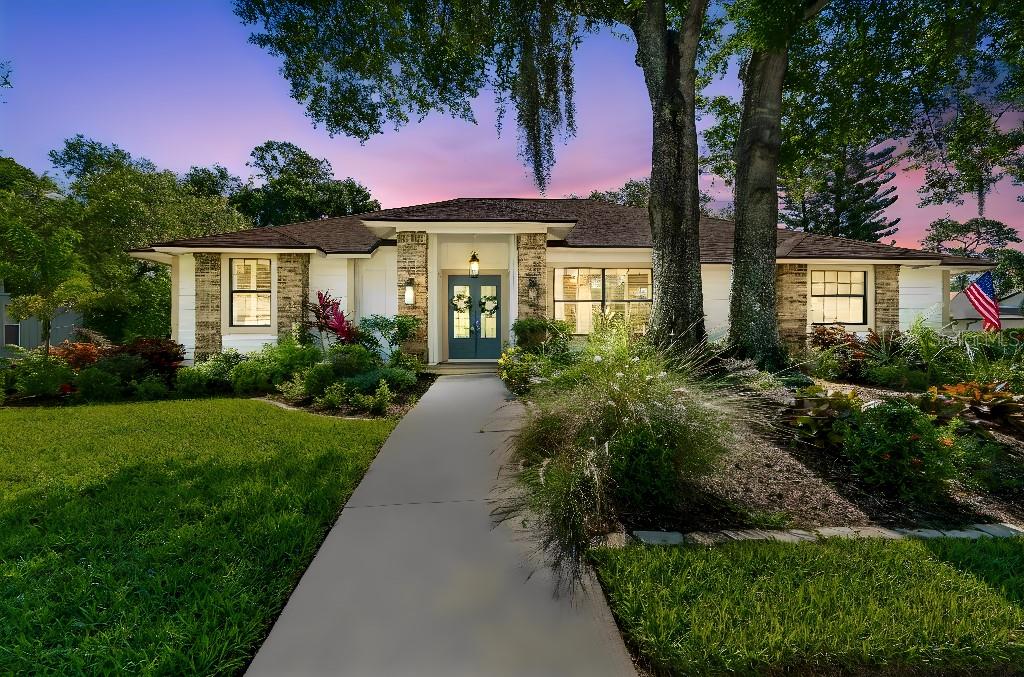 Single Family Residence in SARASOTA, FL - Daniel Dourado