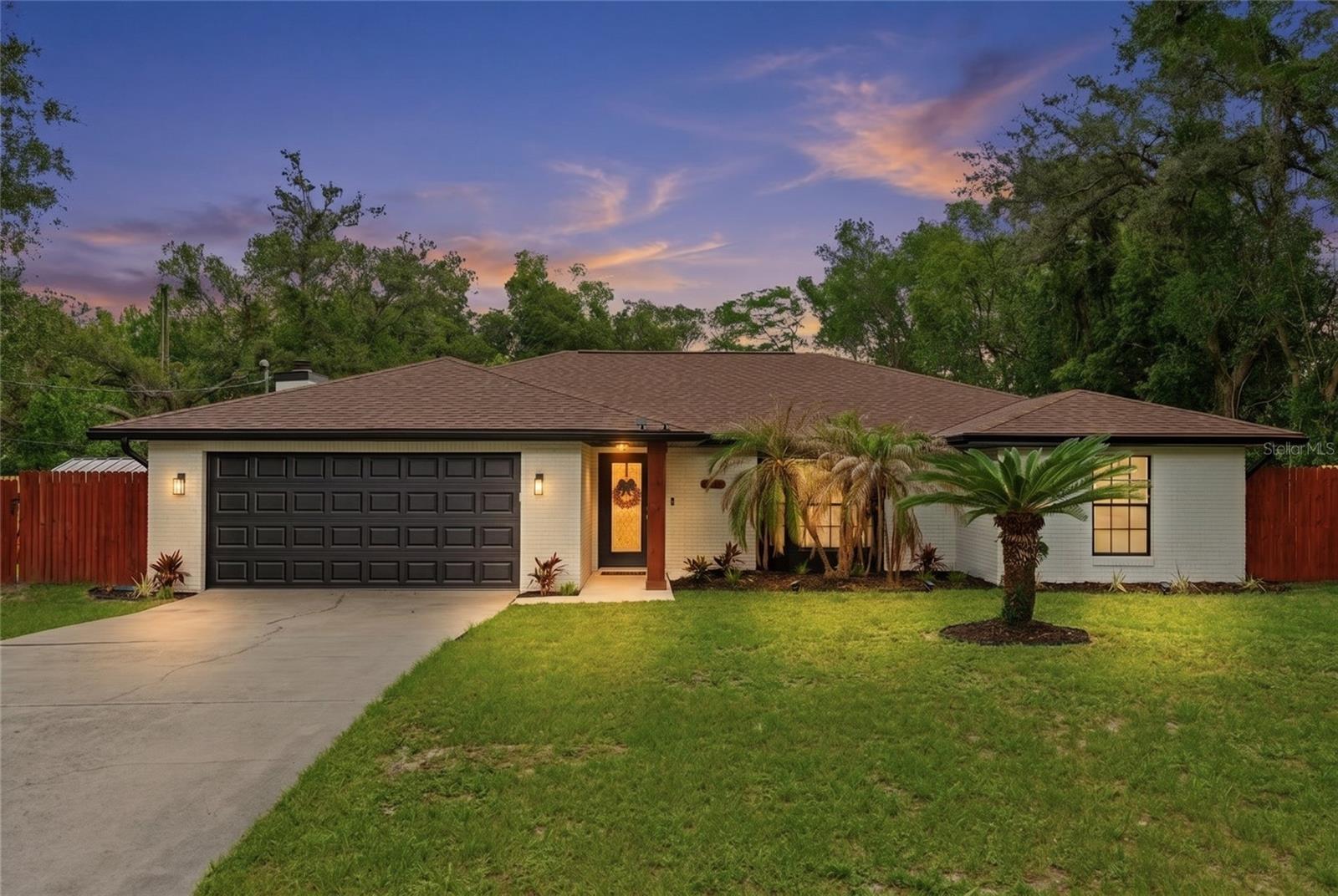 Single Family Residence in DELTONA, FL - Daniel Dourado