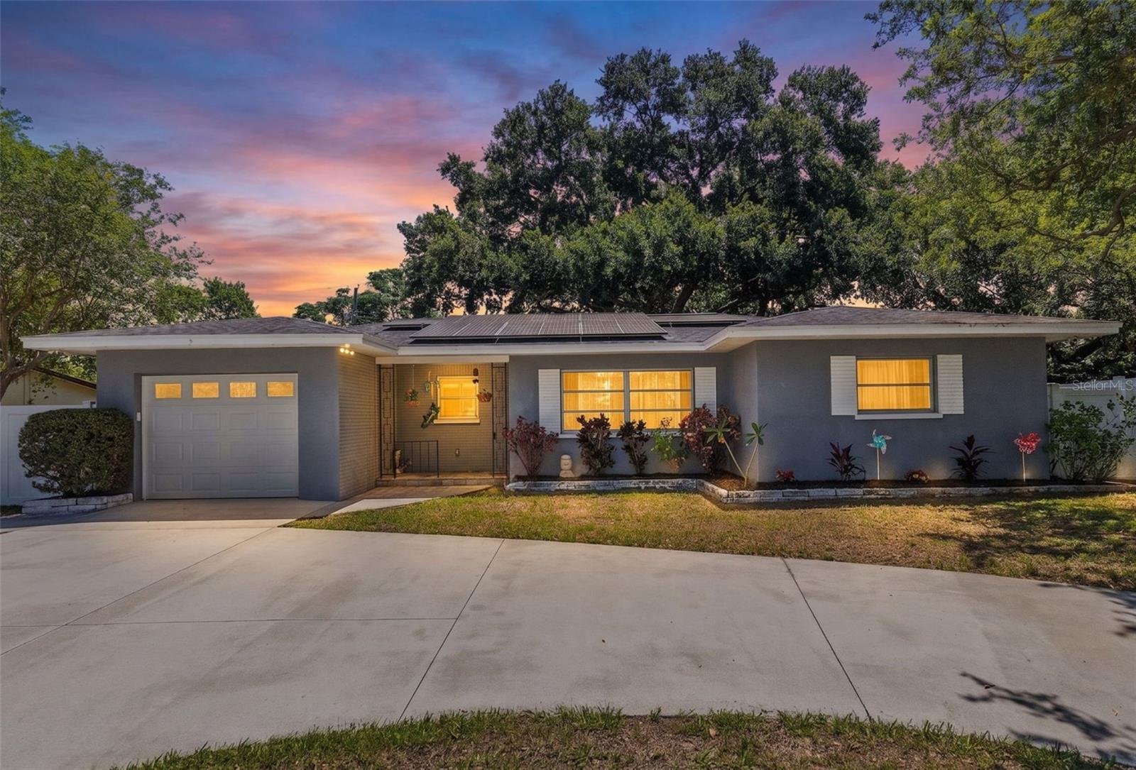 Single Family Residence em DUNEDIN, FL - Daniel Dourado
