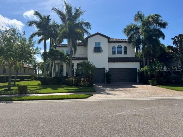 Single Family Residence in BRADENTON, FL - Daniel Dourado