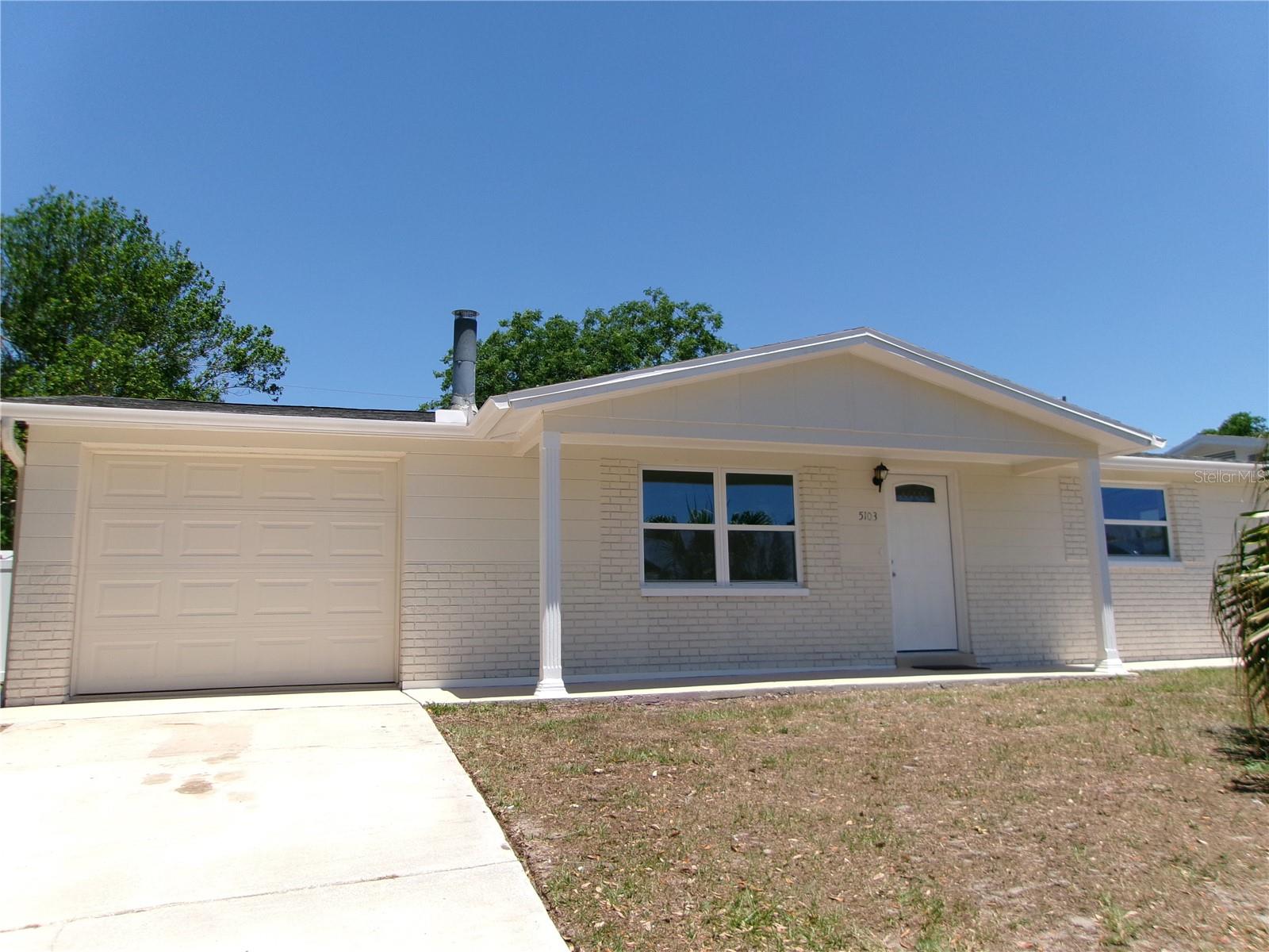 Single Family Residence in HOLIDAY, FL - Daniel Dourado