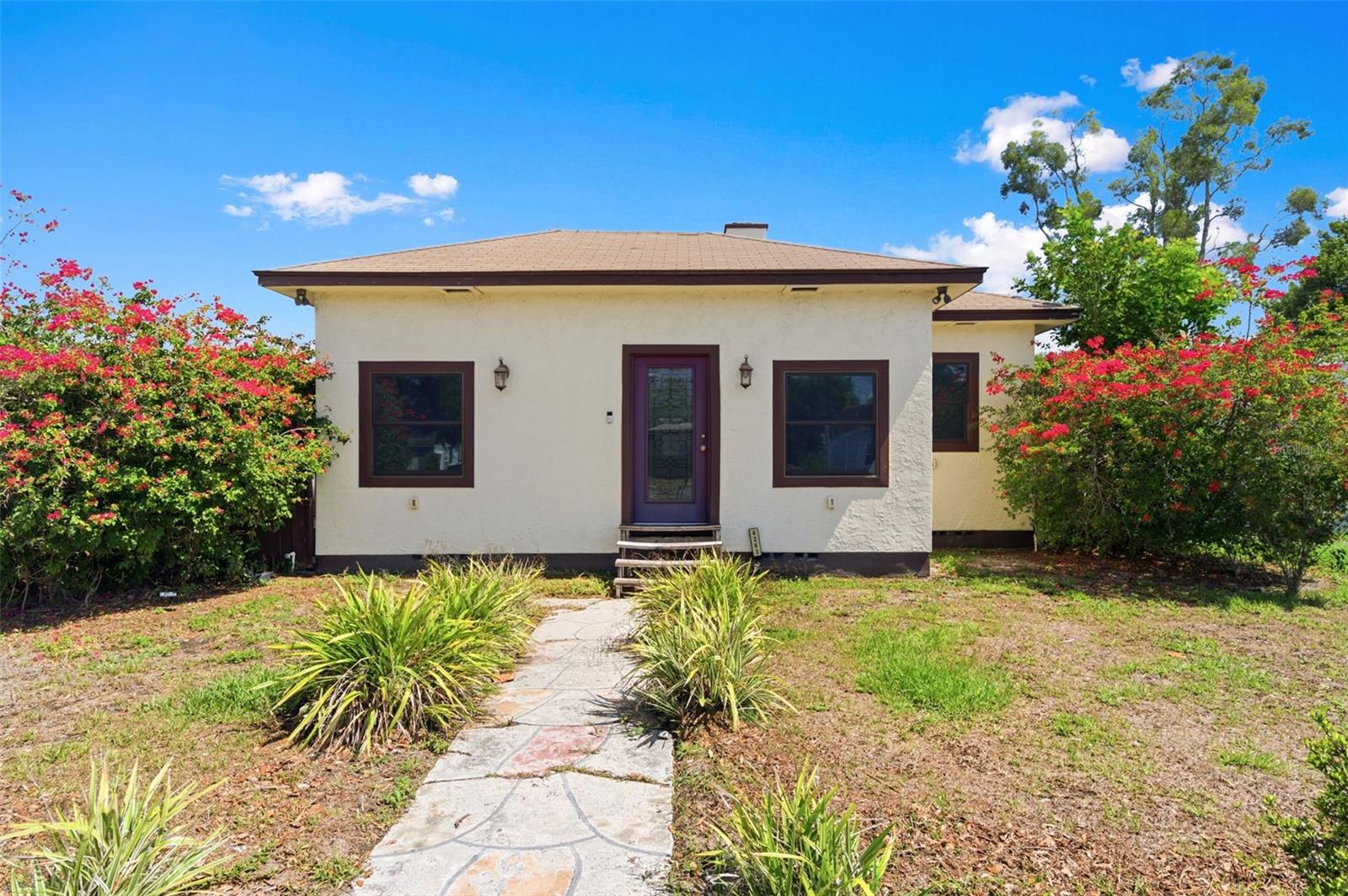 Single Family Residence em ST PETERSBURG, FL - Daniel Dourado