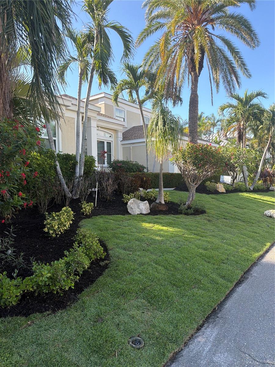 Single Family Residence in LONGBOAT KEY, FL - Daniel Dourado