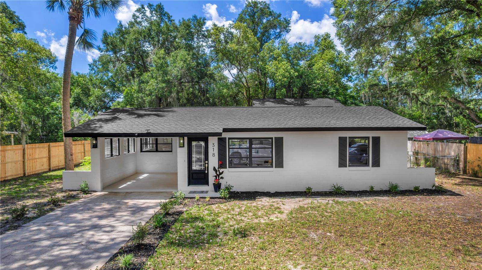 Single Family Residence em DELAND, FL - Daniel Dourado