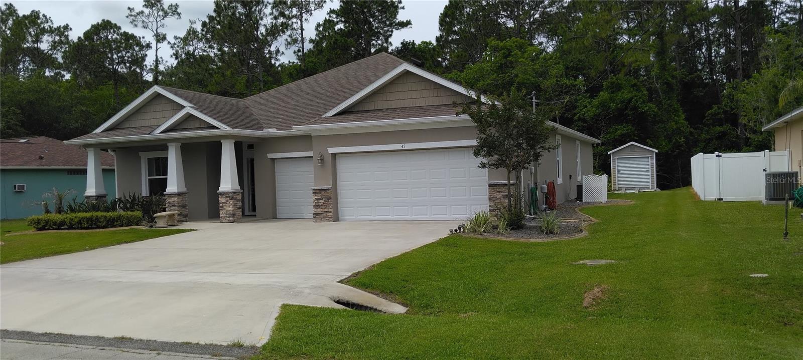 Single Family Residence em PALM COAST, FL - Daniel Dourado