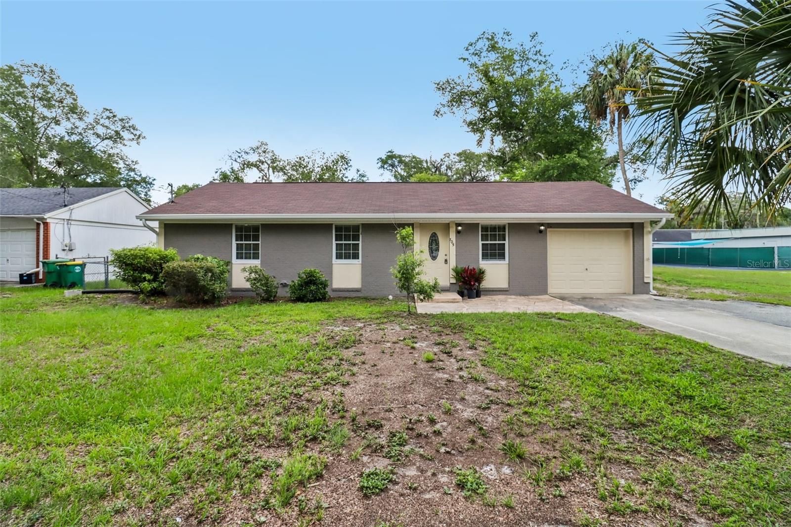 Single Family Residence em DELAND, FL - Daniel Dourado