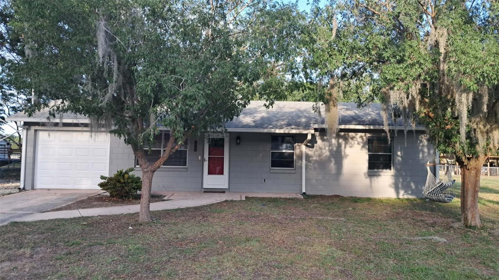 Single Family Residence in TAVARES, FL - Daniel Dourado
