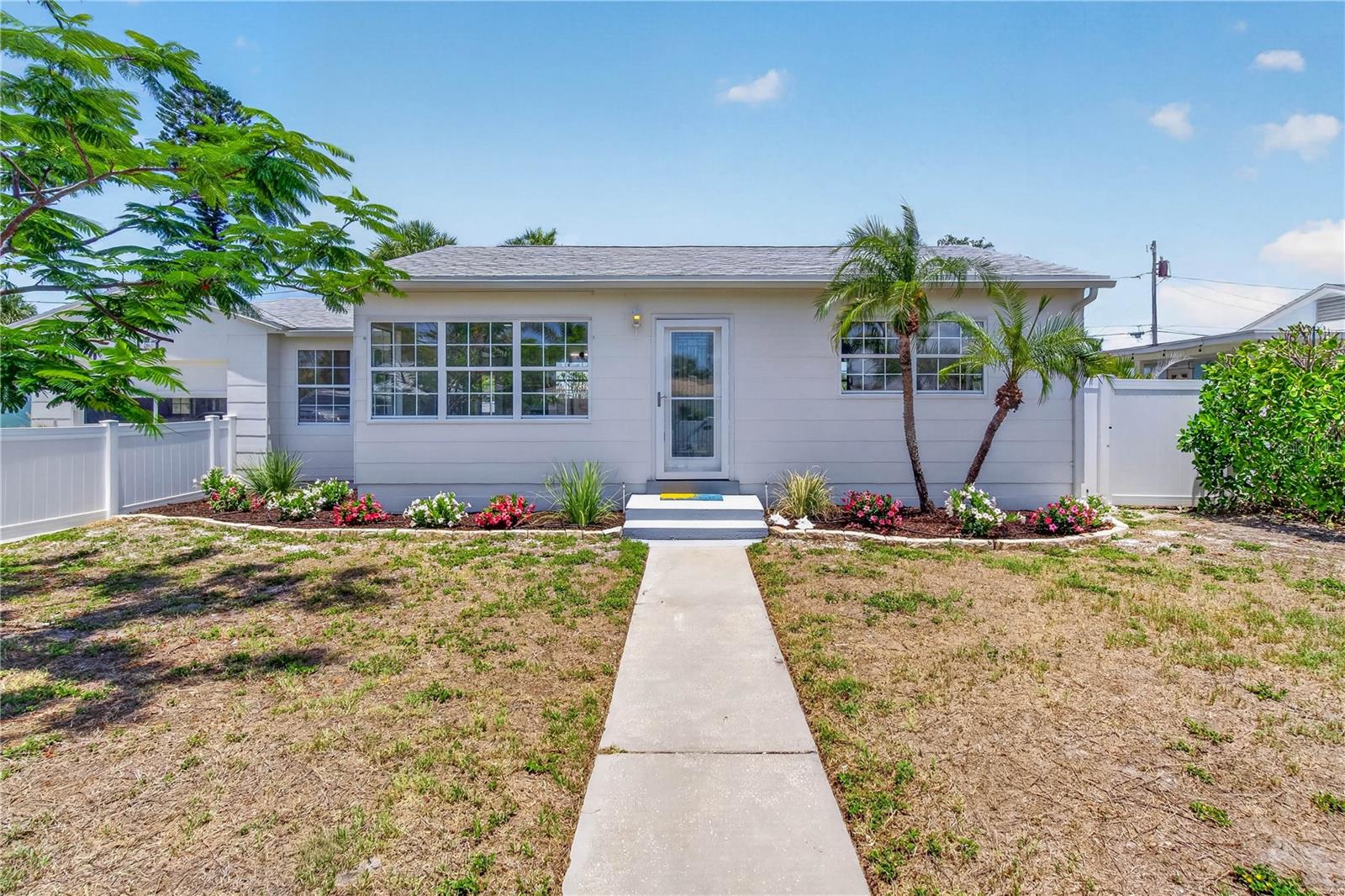 Single Family Residence em ST PETE BEACH, FL - Daniel Dourado